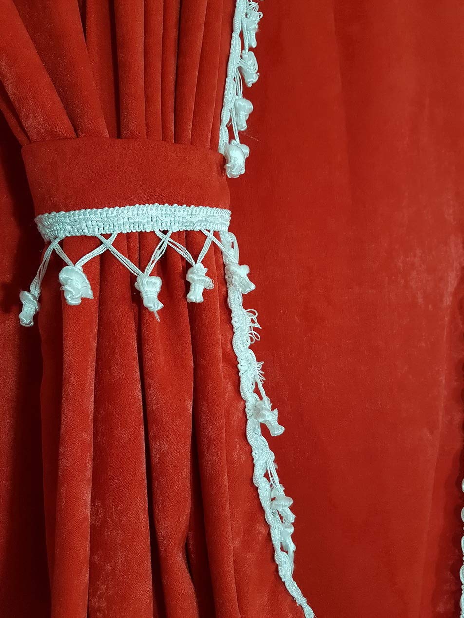 Cortinas Ventana Camión Todas Las Marcas y Modelos con Protección Solar en Felpa Roja con Borlas Blancas