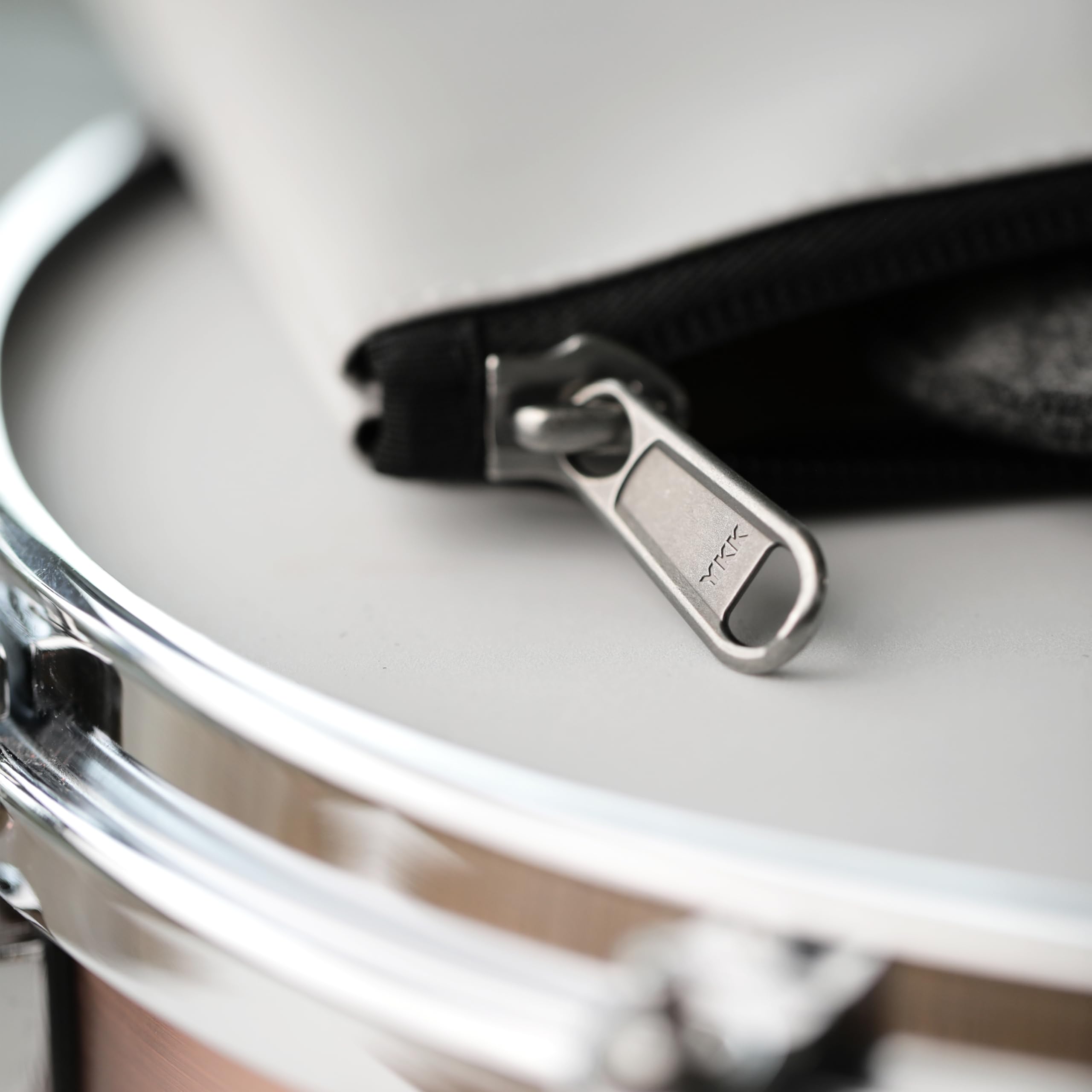 Torba na akcesoria Drum FX firmy Tandem Drums – zaprojektowana, aby Twoje Drops, T-Towels i inne akcesoria perkusyjne były zorganizowane i chronione podczas podróży