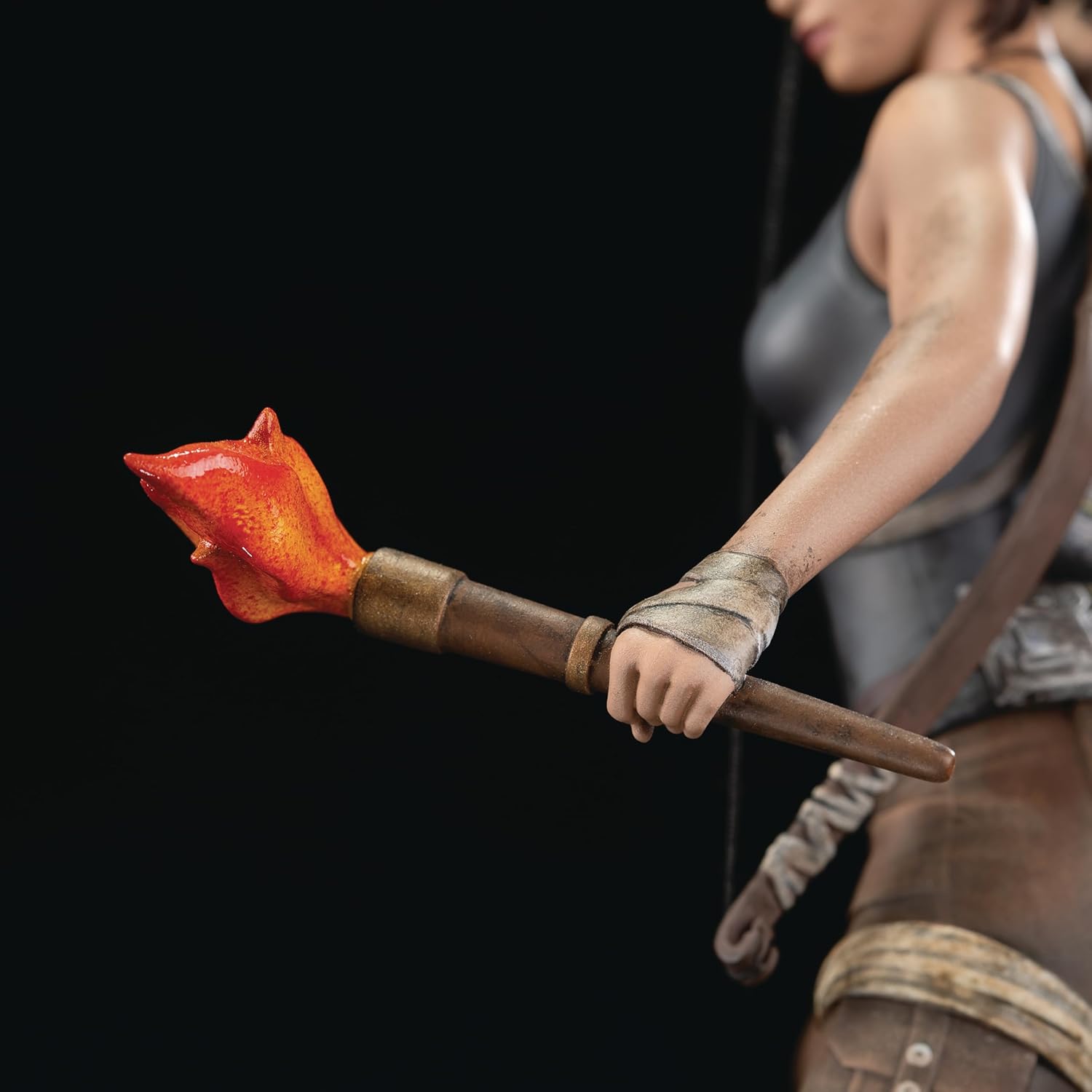 Dark Horse Deluxe Tomb Raider: Lara Croft (Survivor Era) PVC Statue
