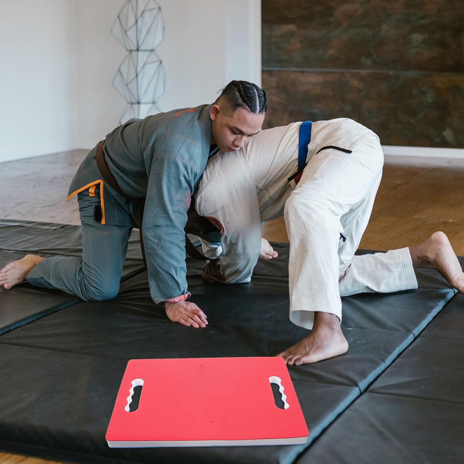 SHOWERORO Reusable Taekwondo Breaking Board for Karate Practice Made of Odorless Eva Foam, Lightweight Training Pad Suitable for Home and School Gymnasium Use, for Beginners