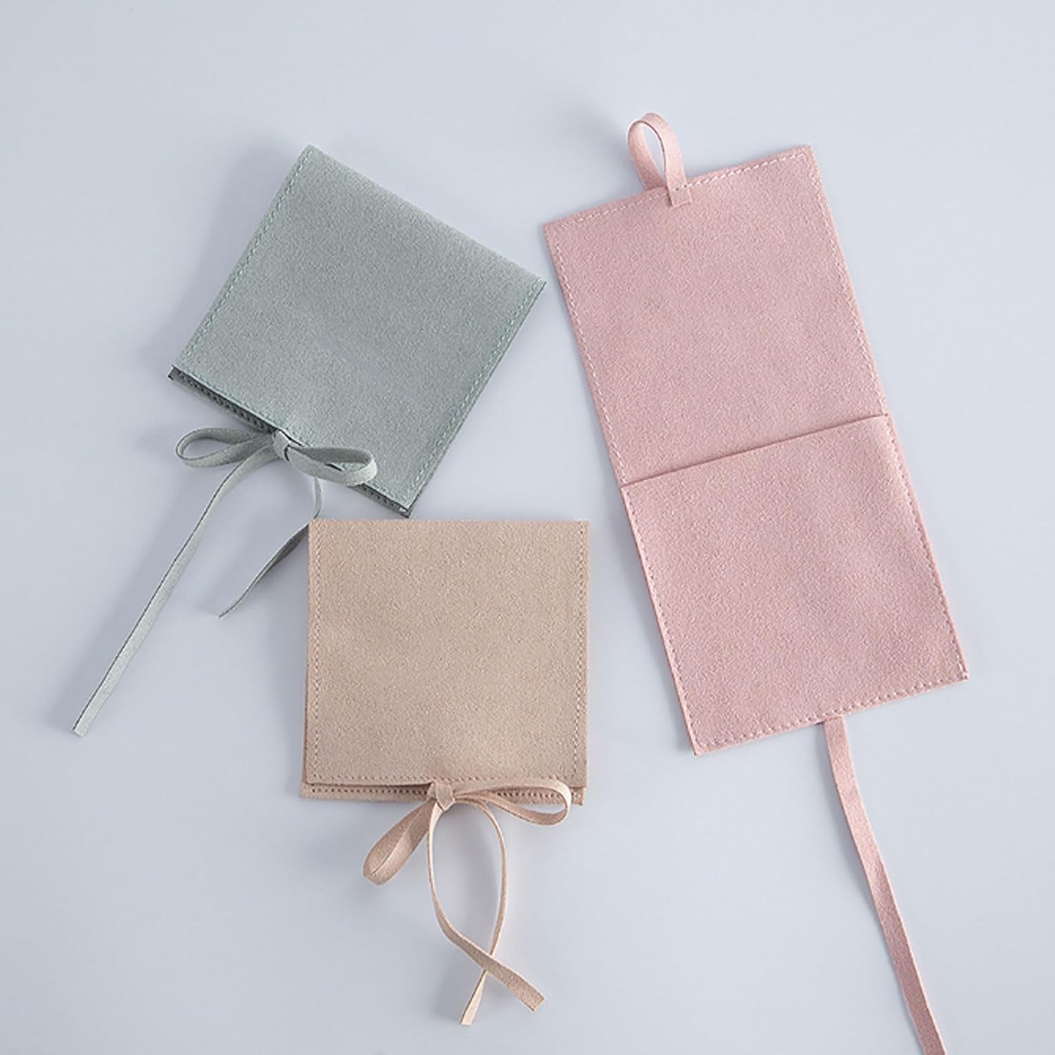 Microfiber Jewelry Pouch 20 Pcs Pack Small Jewelry Gift Bags Microfiber Bag Jewelry Packaging Bag with String for Bracelet Necklace (purple, 8 * 8cm 20 pcs)