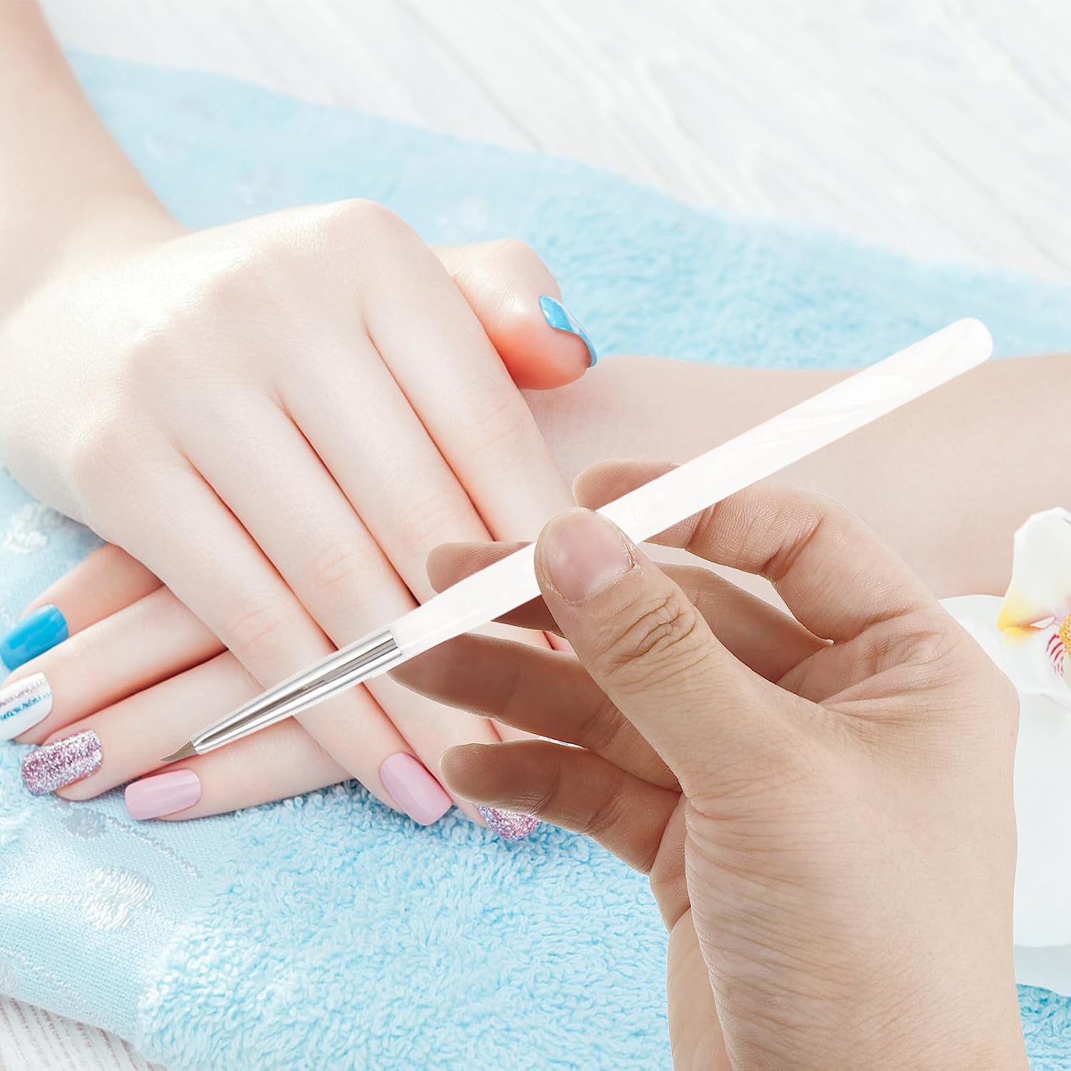 Fine Nail Art Liner Pen for Salon and DIY Use Acrylic Material Nail Drawing Pen with Sleek Design for Creating and Delicate Jobs