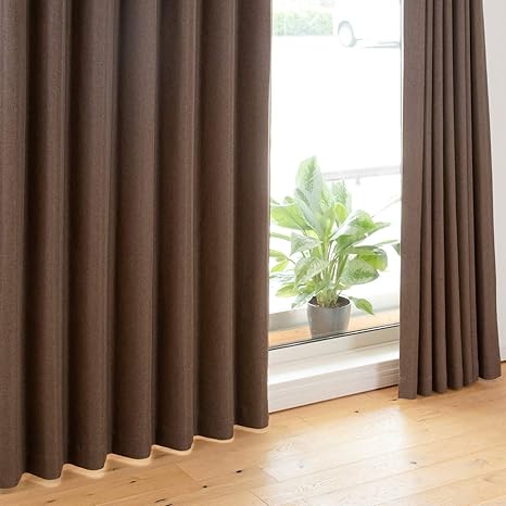 Amazon カズマ マラコbr 落ち着きのある無地 ドレープカーテン ２級遮光 中国製 全６色 ７サイズ 断熱 防音 昼夜目隠し 省エネ Uvカット 形状記憶加工 ウォッシャブル アジャスターフック付き 幅100cm 丈110cm カーテン オンライン通販