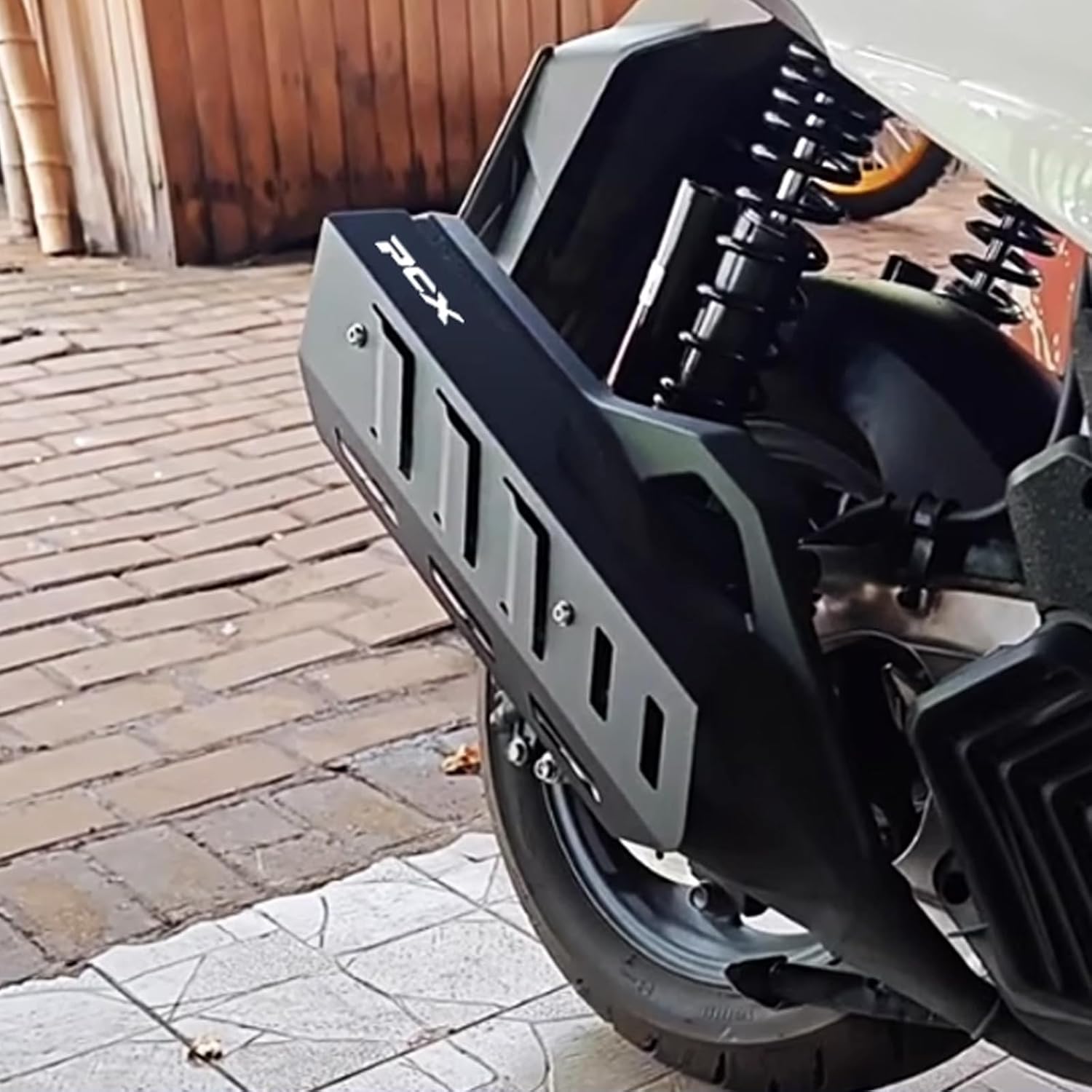 For PCX160 PCX 160 2025 Muffler Exhaust Heat Shield Anti-scalding Plate Anti-burn Safety Protection High Temperature Resistant pcx160 2022-2025 Heat Shield Motorcycle Accessories