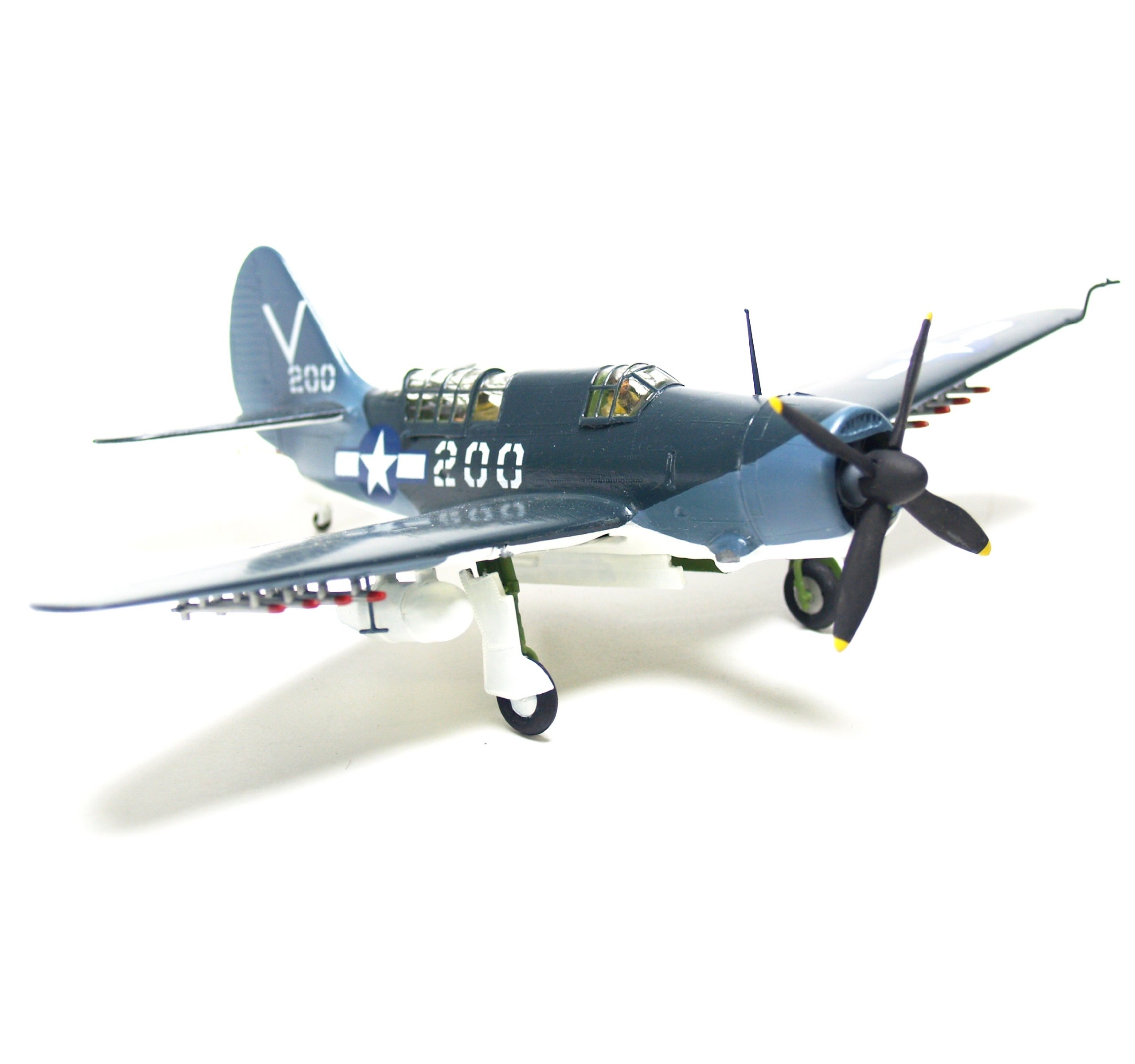 Amazon | エアフィックス 1/72 カーチスSB2Cヘルダイバー プラモデル