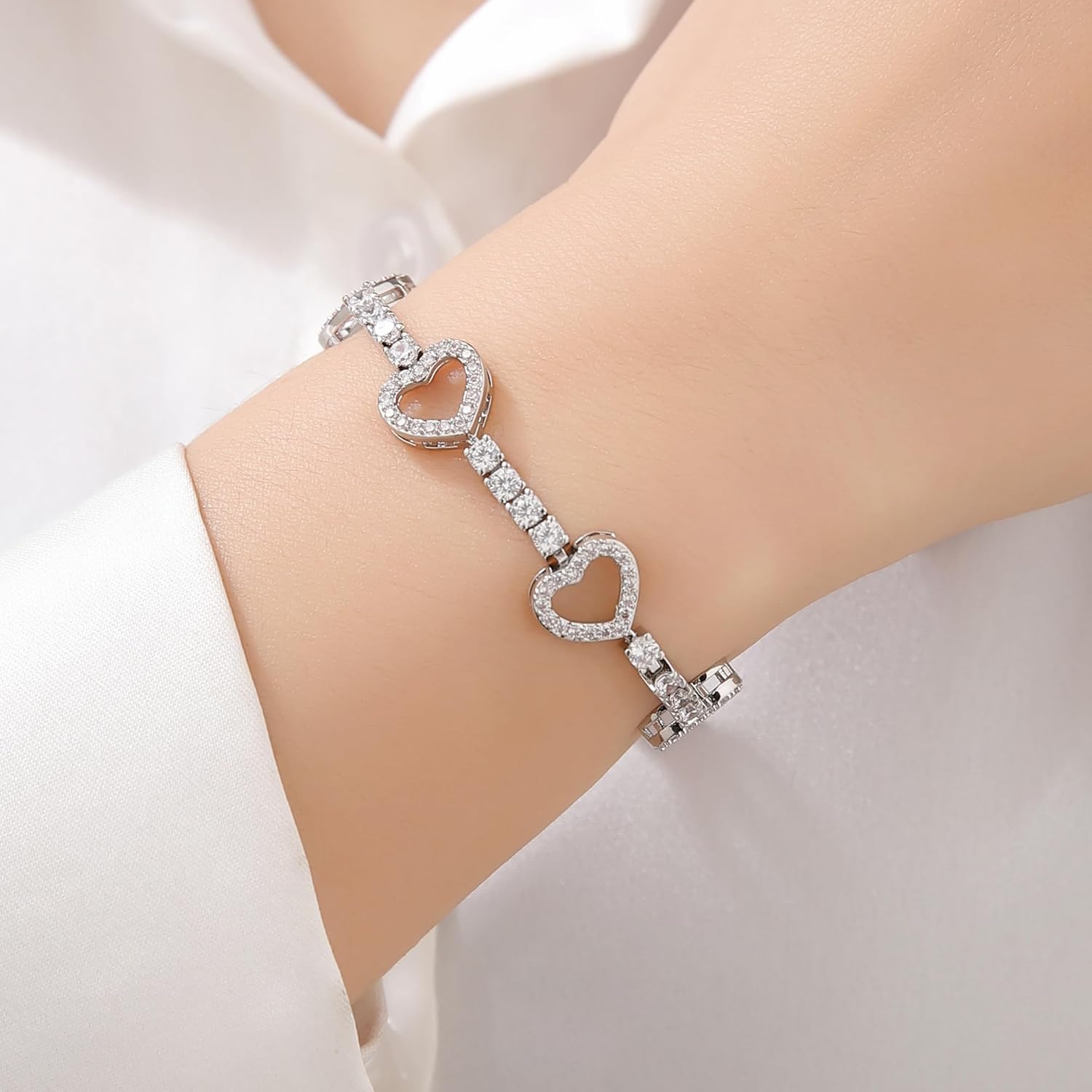 Eseres Tennis Bracelets for Women Heart Tennis Bracelet 5MM Classic Silver Bracelets for Men Lovers Gift