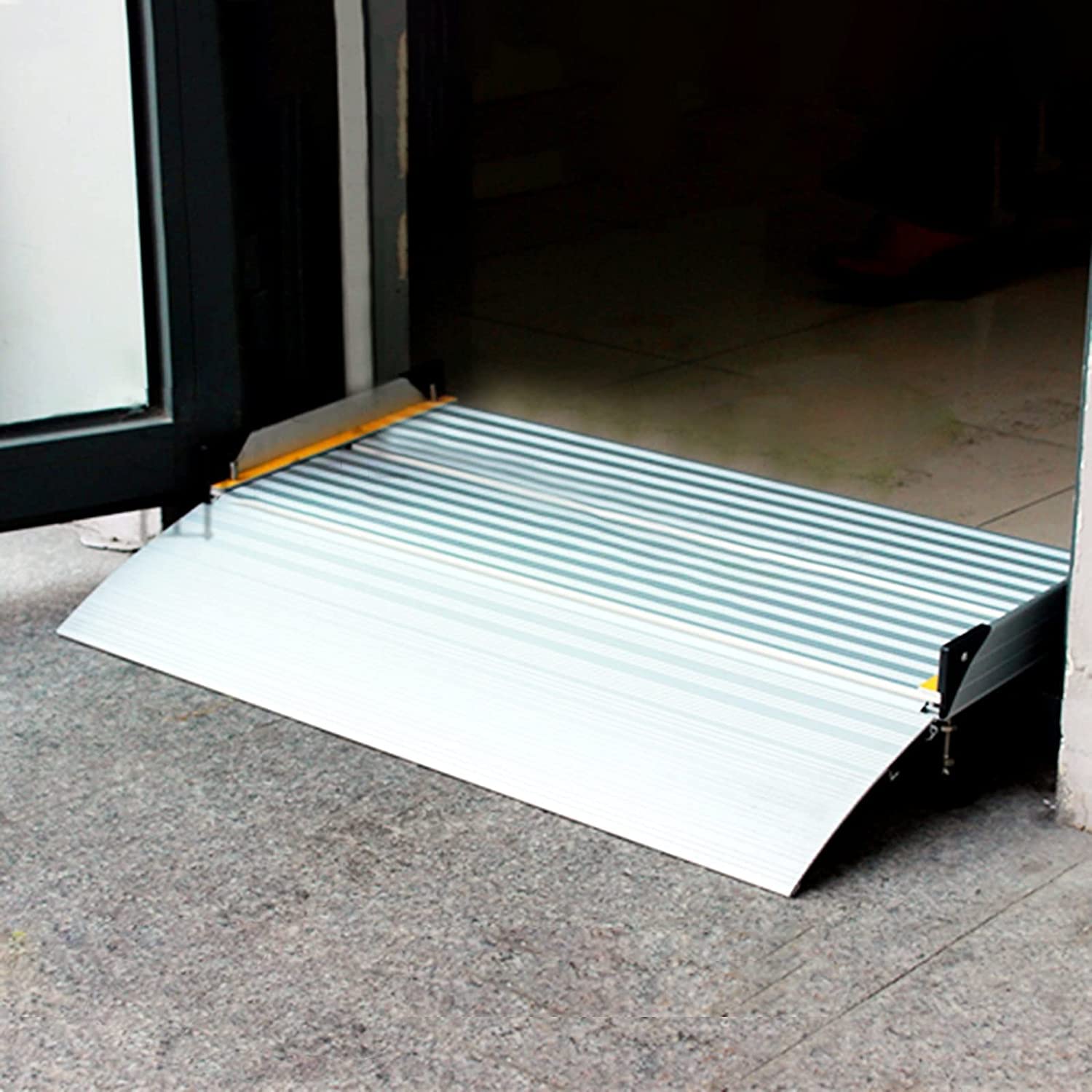 Mostkowa rampa progowa, aluminiowa rampa drzwiowa do wózka inwalidzkiego, antypoślizgowa rampa wjazdowa z ramą podpierającą, do użytku wewnątrz na zewnątrz (rozmiar: 134x74cmx15cm)