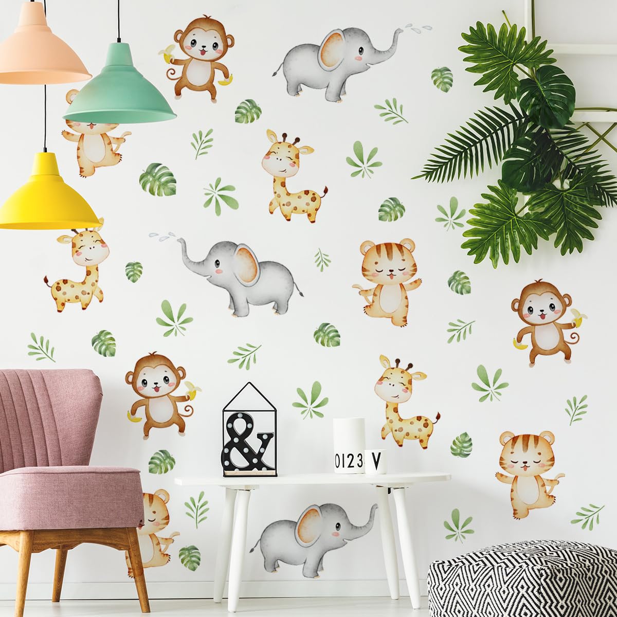 Décoration murale girafe et éléphant pour créer un cocon safari dans la chambre de bébé