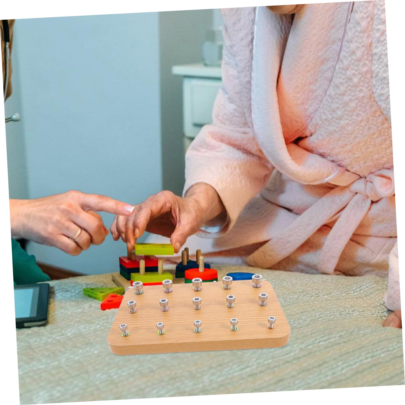 Holz Rehabilitationsbrett für Fingerübungen mit Schrauben und Muttern Fördert Hand Augen Koordination Holz Fingertrainer für Konzentrationstraining Geeignet für Hemiplegie