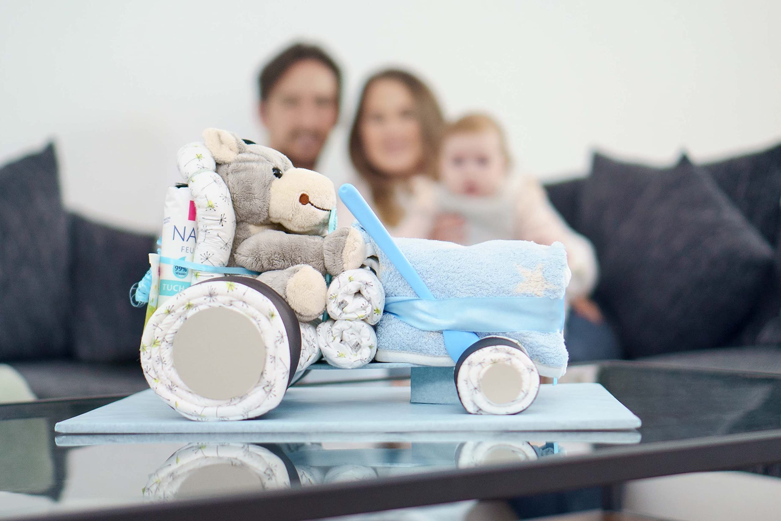 com - Windeltorte für Jungen | Blauer Windeltraktor - inkl. 20 LILLYDOO Windeln | Geschenk zur Geburt | Taufgeschenk | Geschenk zur Babyparty - Premium Windeltorte (blau)