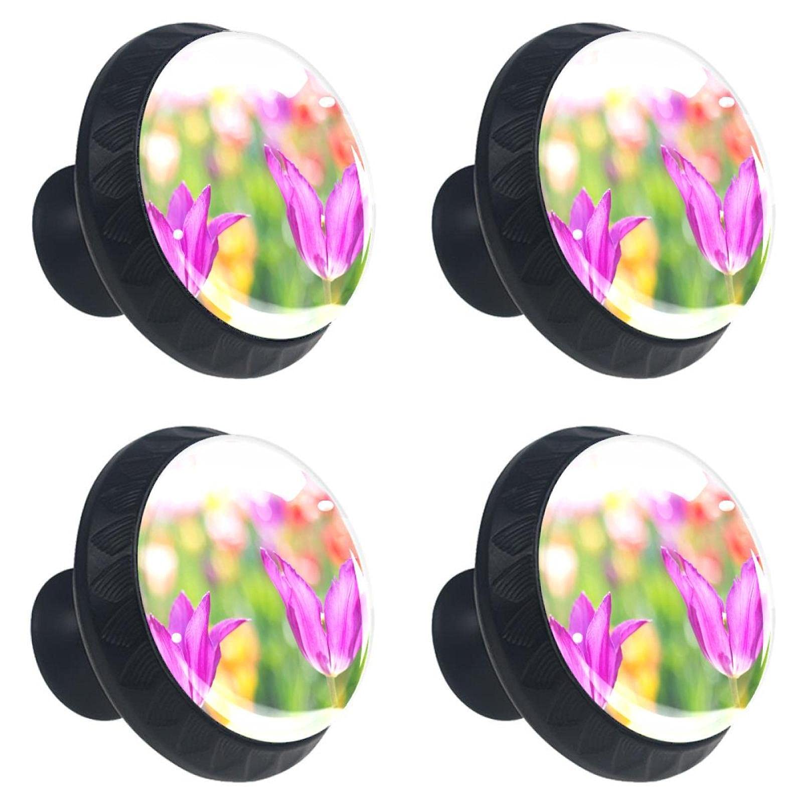 Boutons de placard motif tulipes roses pour relooker une commode de chambre