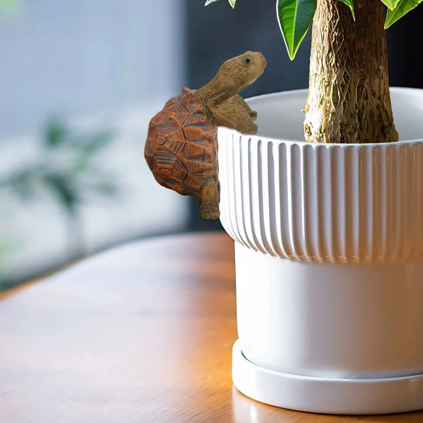 Mini Turtle Statue Miniature Tortoise Figurine Plant Pot Hanger, Cute Resin Climbing Tortoise Flower Pot Hugger for Outdoor Garden, Patio, and Pond Decor, Ideal Gift Turtle Decor