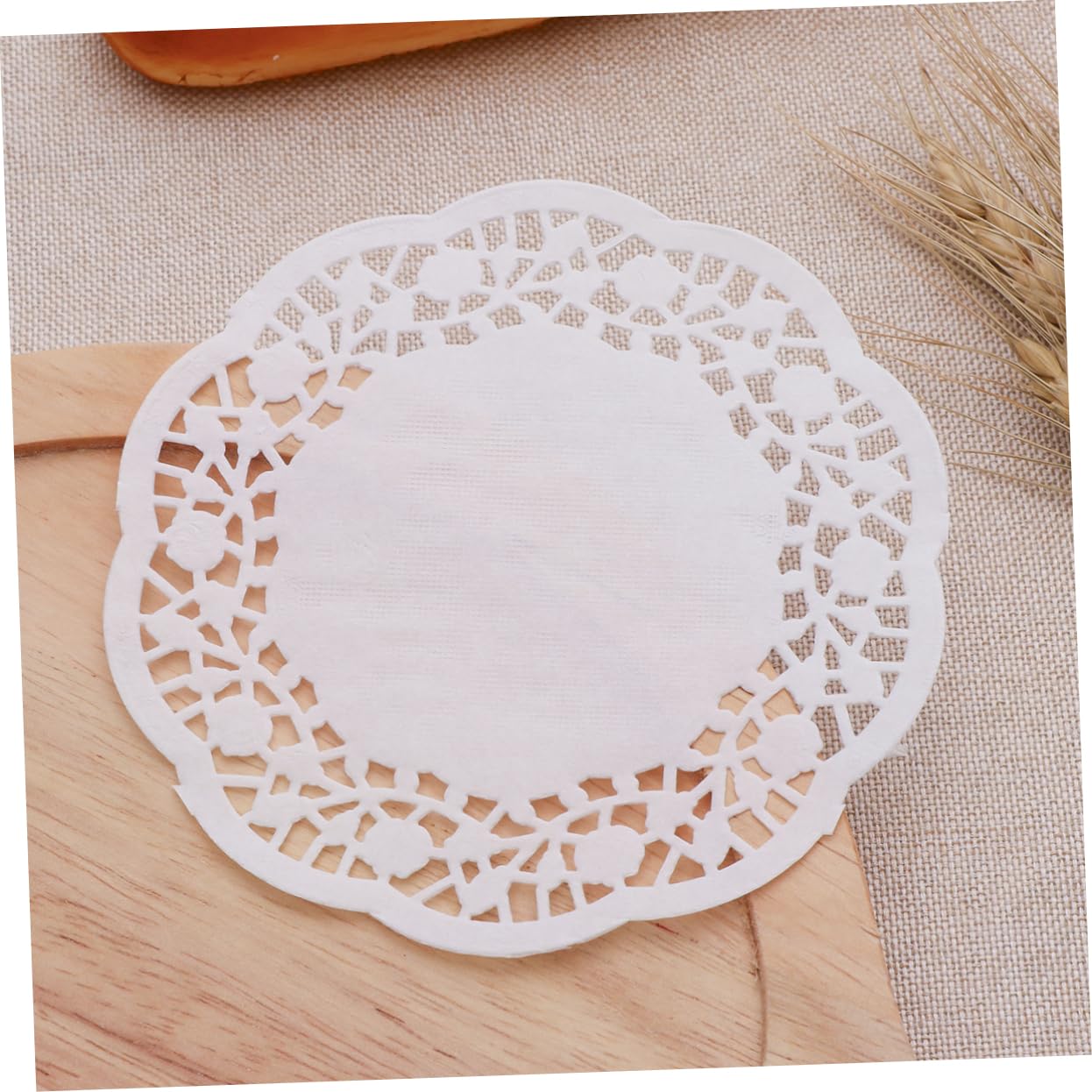 BRIGHTFUFU 100pcs Cake Doilies Paper Doilies for Food Oil-absorbing Lace Paper Wedding Cake Decor Home Bar Decor