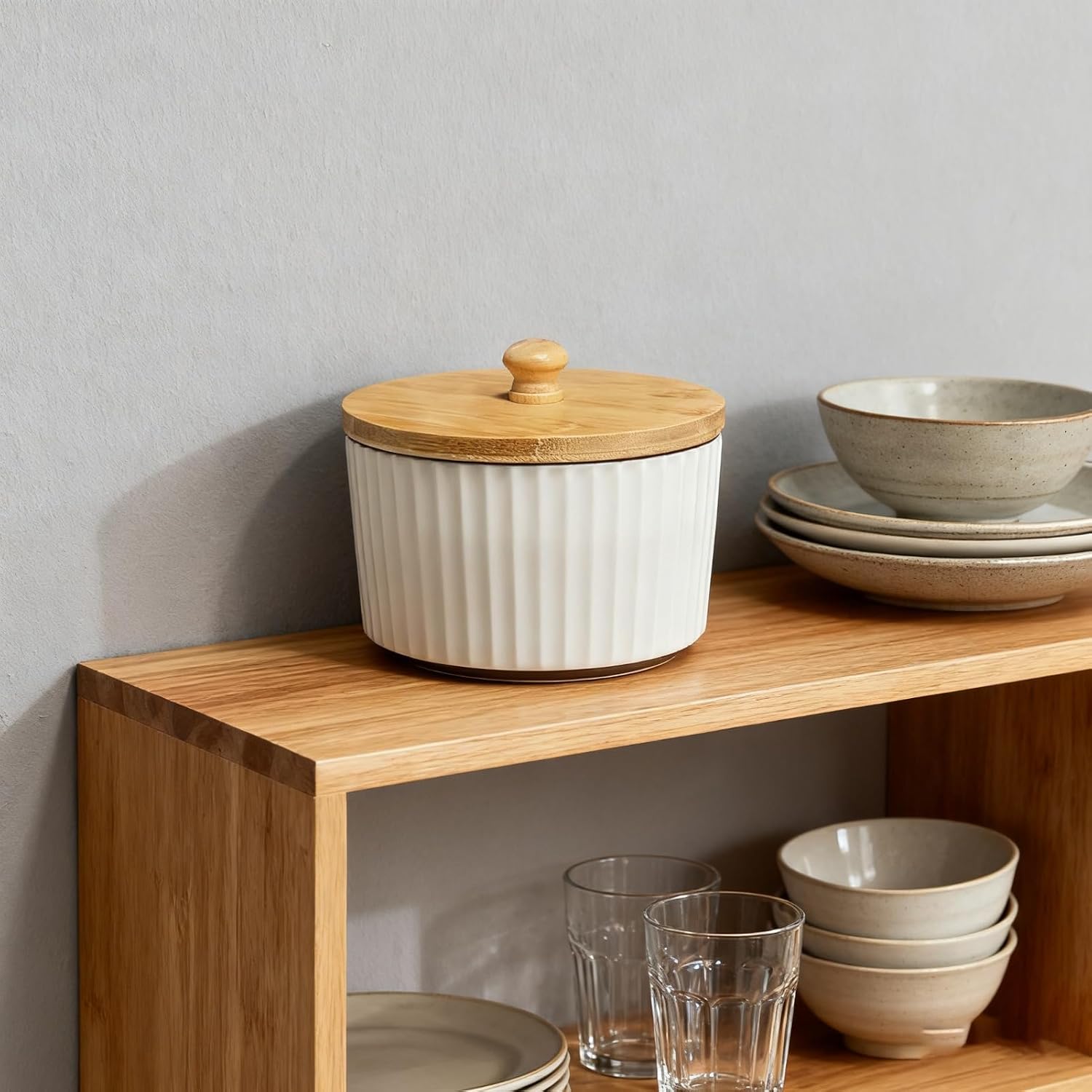 Ceramic Salt and Pepper Bowl with Bamboo Lid, Large Capacity Ceramic Sugar Bowl Pepper Box, Wooden Lid Spice Cellar, Kitchen Seasoning Storage Container Seasoning Pot (White)