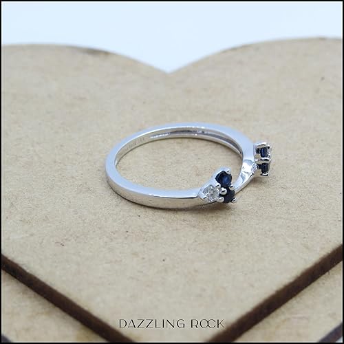 Miniatura 2 de Dazzlingrock Collection Anillo de boda redondo de oro de 14 quilates con zafiro azul y diamante blanco para mujer, banda de guardia a juego