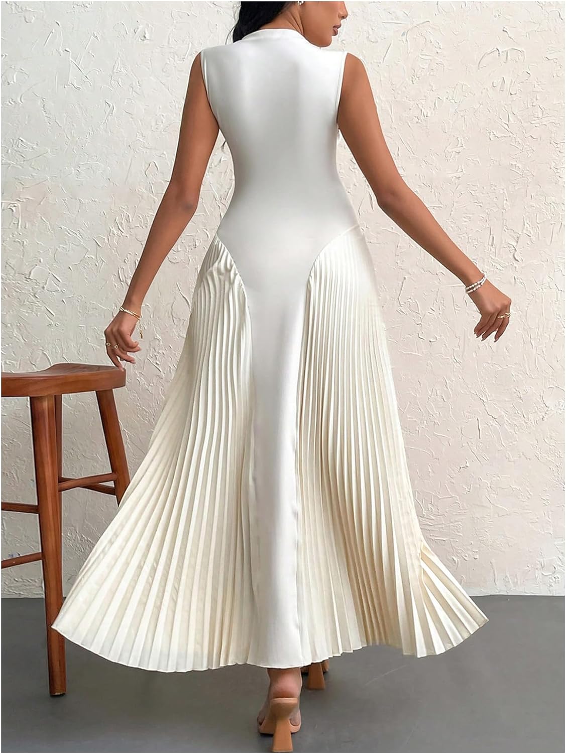 WDIRARA Women's Pleated Tight-Fitting A Line Lone Dress Summer Stand Collar Sleeveless Tank Dresses - Image 2