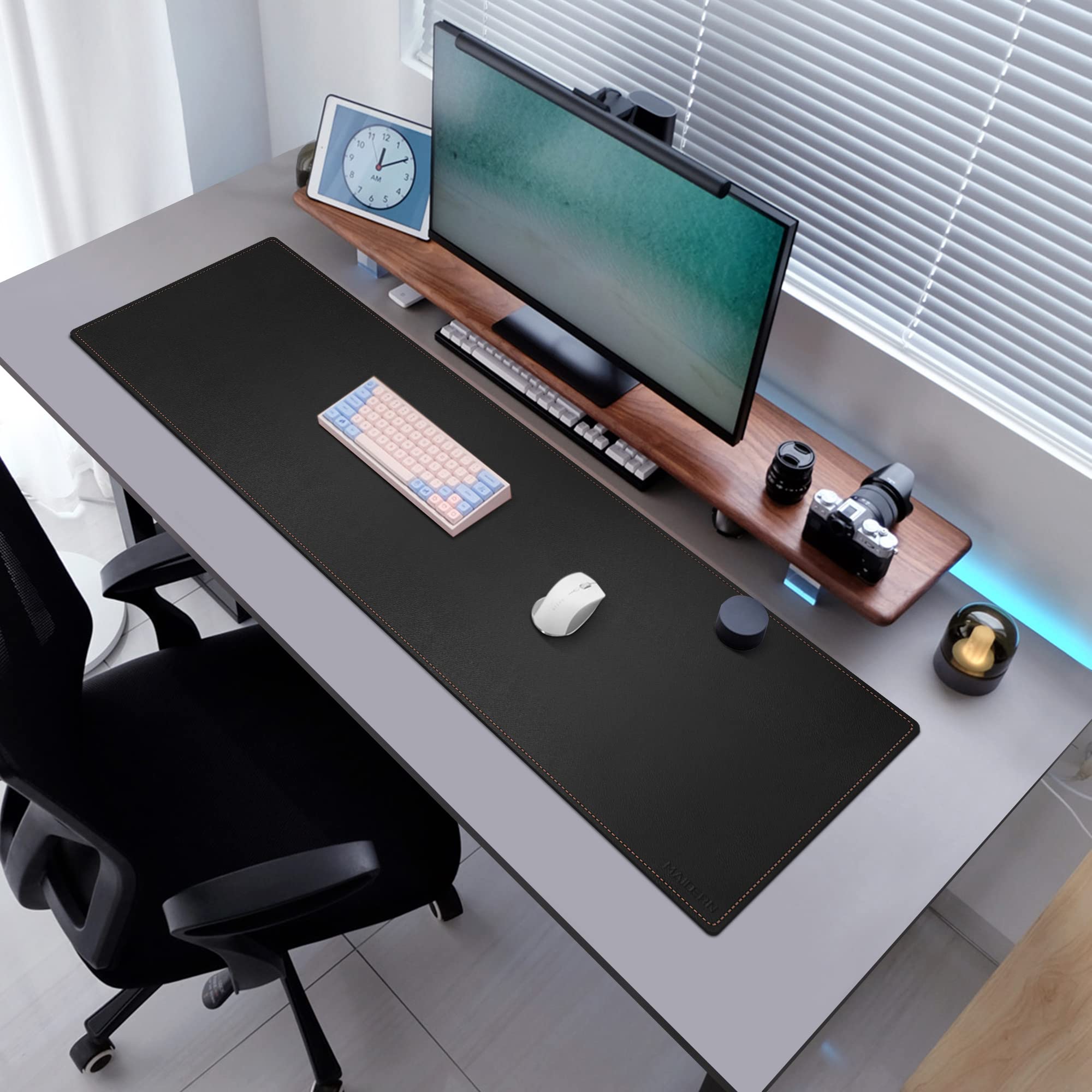 MAIDERN Tapis de bureau en cuir et liège,Tapis de souris 140x40cm,Extra large Tapis de bureau en cuir PU imperméable, Sous main bureau pour le bureau et la maison (Noir) …