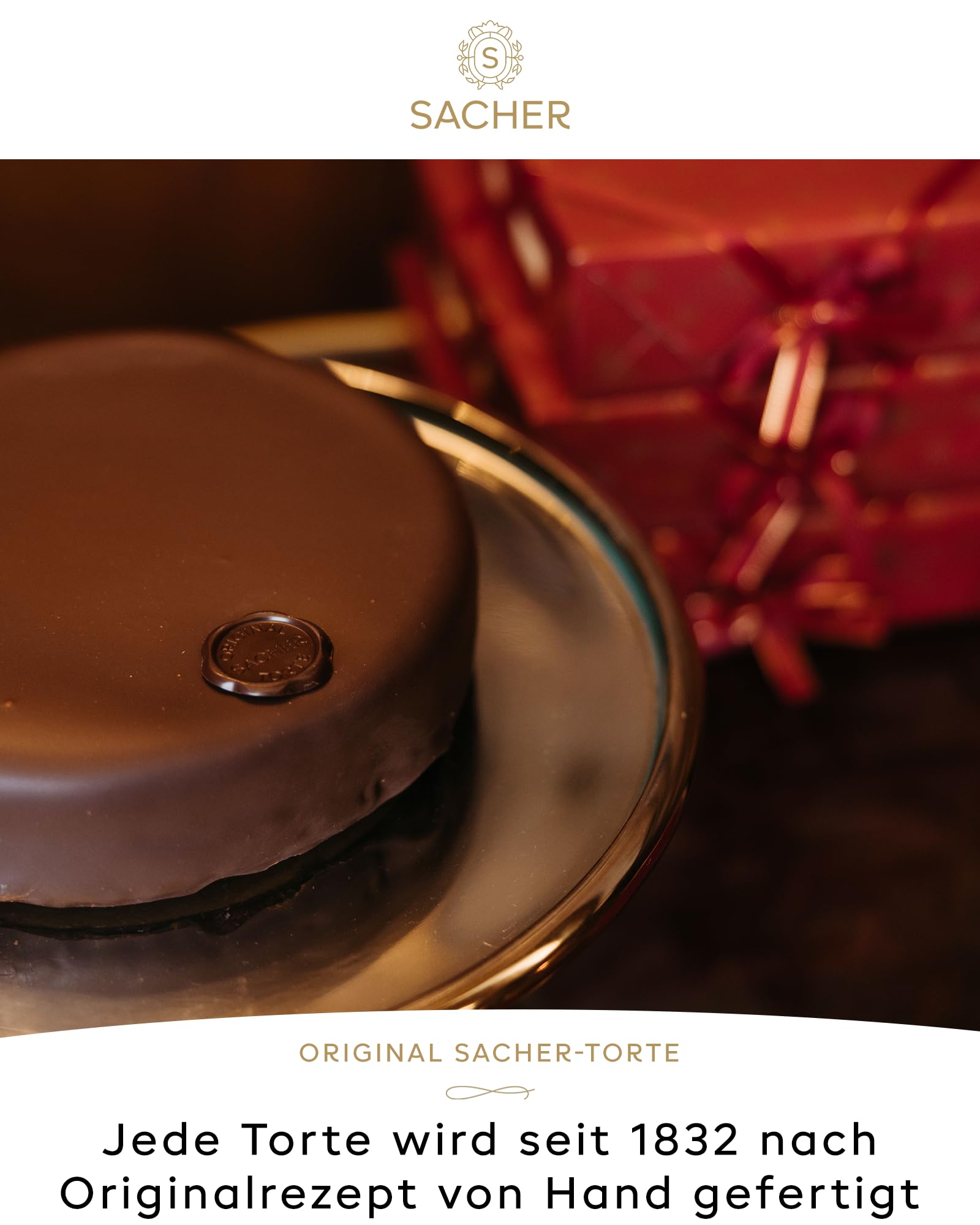 Original Sacher-Torte Large | 22 cm Durchmesser | 12 Portionen | Schokoladentorte mit Aprikosenmarmelade | 2 Marmeladenschichten | Süßes Meisterwerk