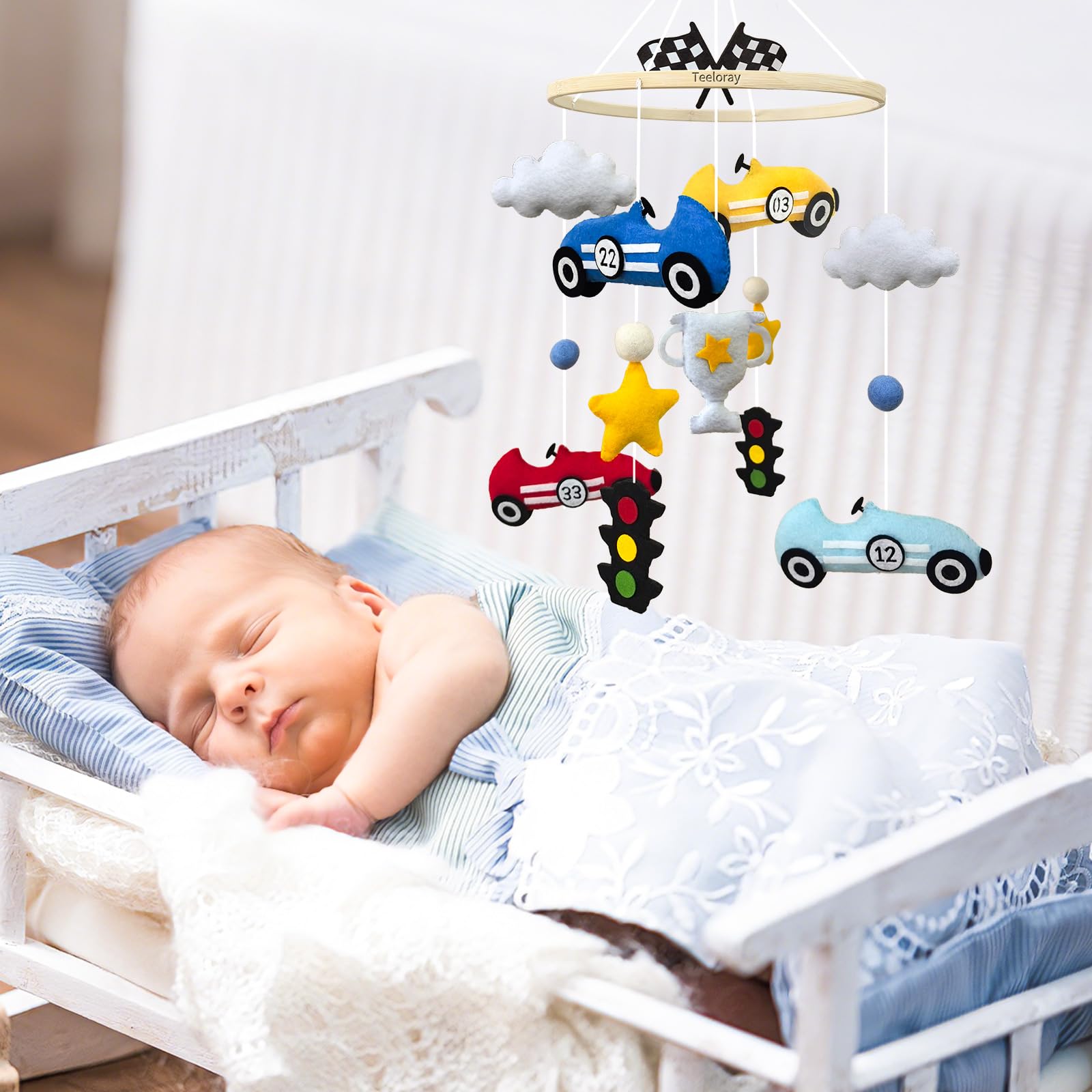 Mobile pour bébé pour berceau, voiture de course, berceau pour garçons, fait à la main, décoration de chambre d'enfant, drapeau de course à carreaux noir et blanc, décoration à suspendre