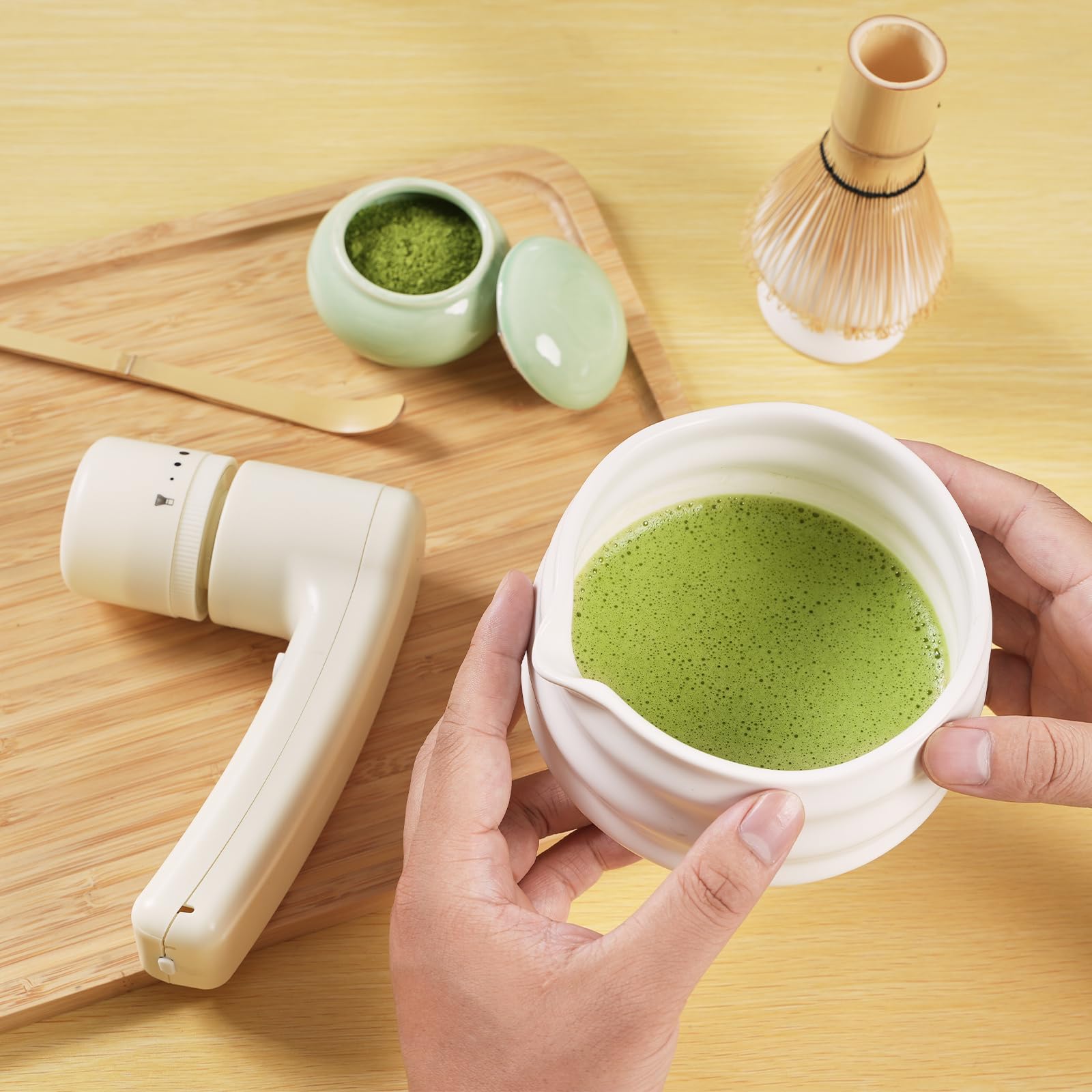 Matcha-Schneebesen aus Bambus mit Handbatterie, gepudert, automatisiert, Zeremonie, Chasen – elektrischer Mokka-Rührer – schönes tragbares Matcha-Set (Batterie nicht im Lieferumfang enthalten