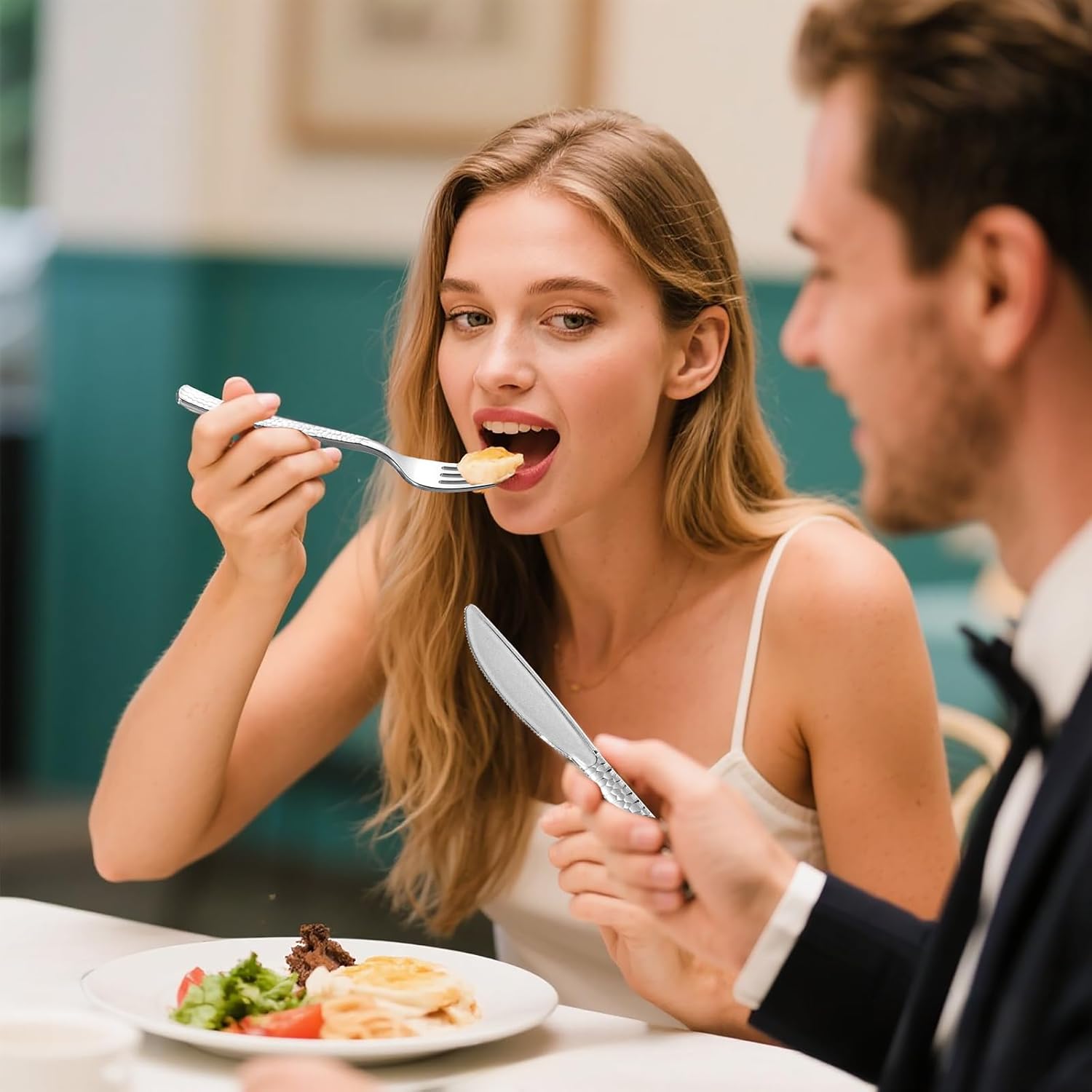 WELLIFE 50 Pack Silver Plastic Silverware,Wrapped Silverware Set Disposable,Hammer Pattern Design,Includes:50 Forks, 50 Knives, 50 Spoons, 50 Napkins,Plastic Utensils for Party and Wedding