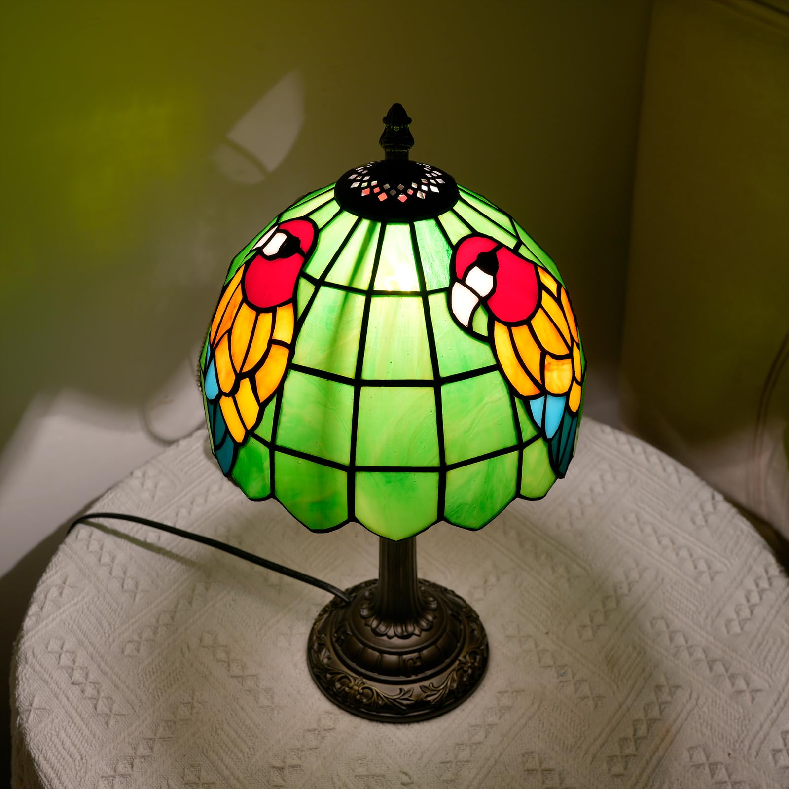 Papuga Tiffany Lampa stołowa z zielonym witrażem Sypialnia Lampka nocna do czytania Lampka biurkowa do domu Biuro Dormitorium Bar Udekoruj