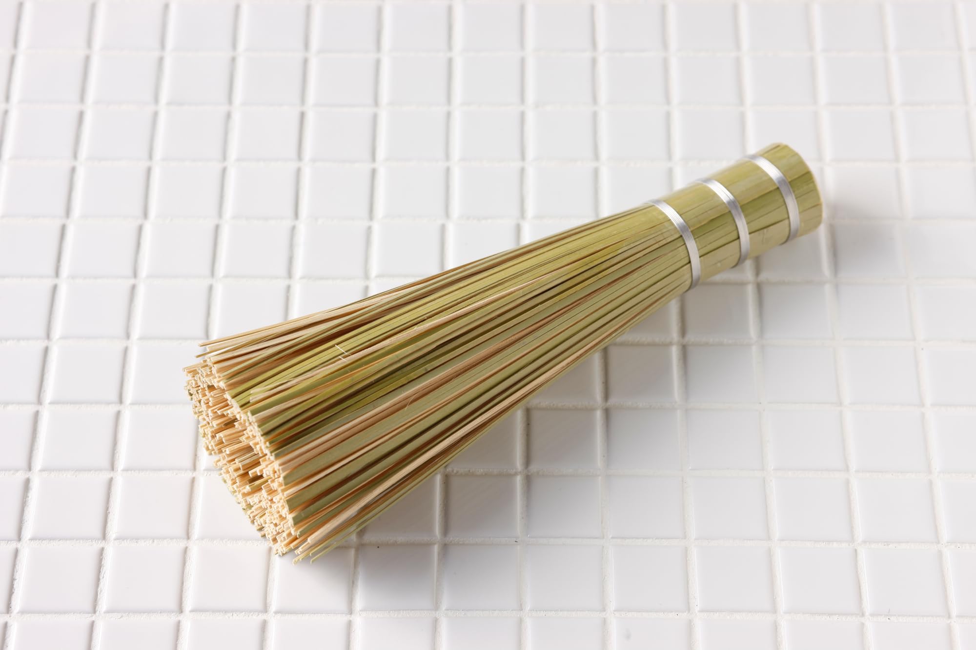 KAGOYA Sasara Bamboo Brush for Frying Pans and Woks (9.1inch) Vegetable Brush