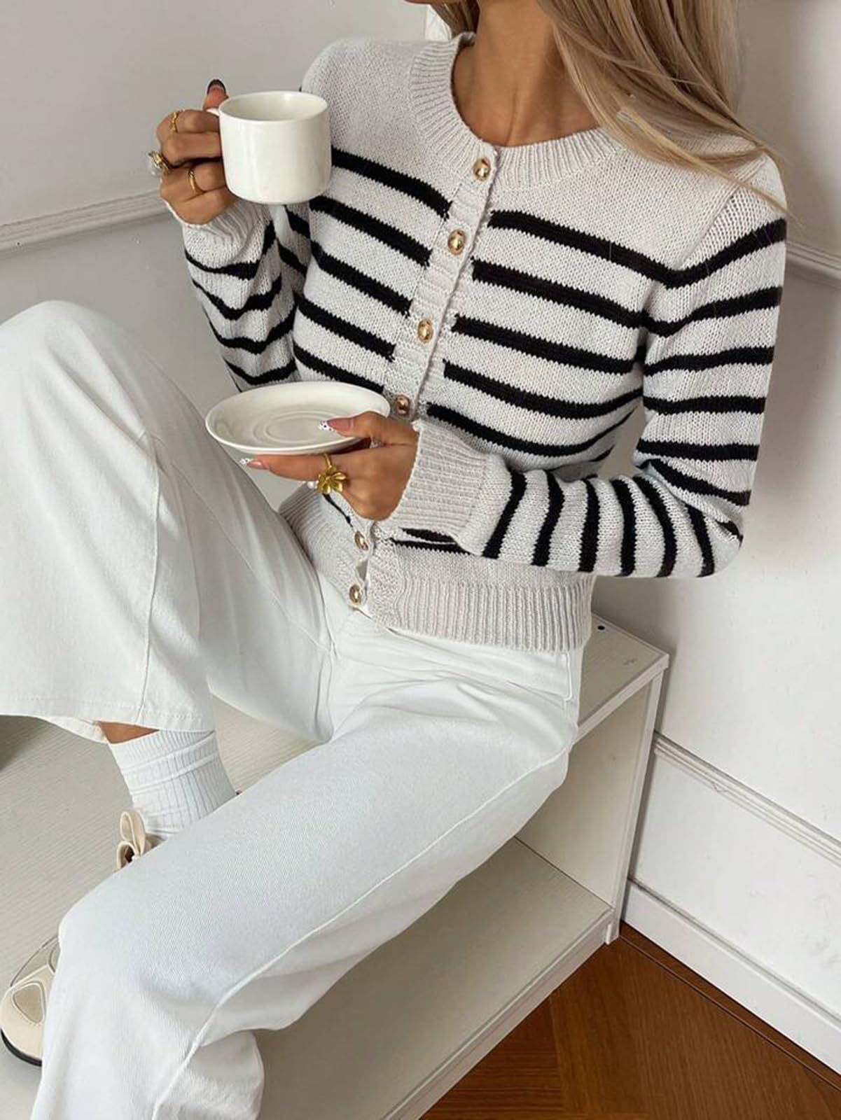 Cárdigan de Punto Abotonado a Rayas con Cuello Redondo | Cárdigan corto de crochet a rayas estilo Y2K; top corto casual de estilo coreano para primavera y otoño