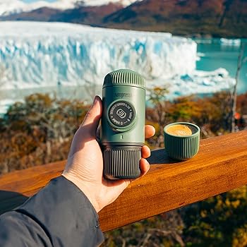 Nanopresso máquina de café espresso portátil con protectora Nanopresso S-Case adjunto, actualización de la de Minipresso, Cafetera de viaje, Operado manualmente (Verde musgo)1
