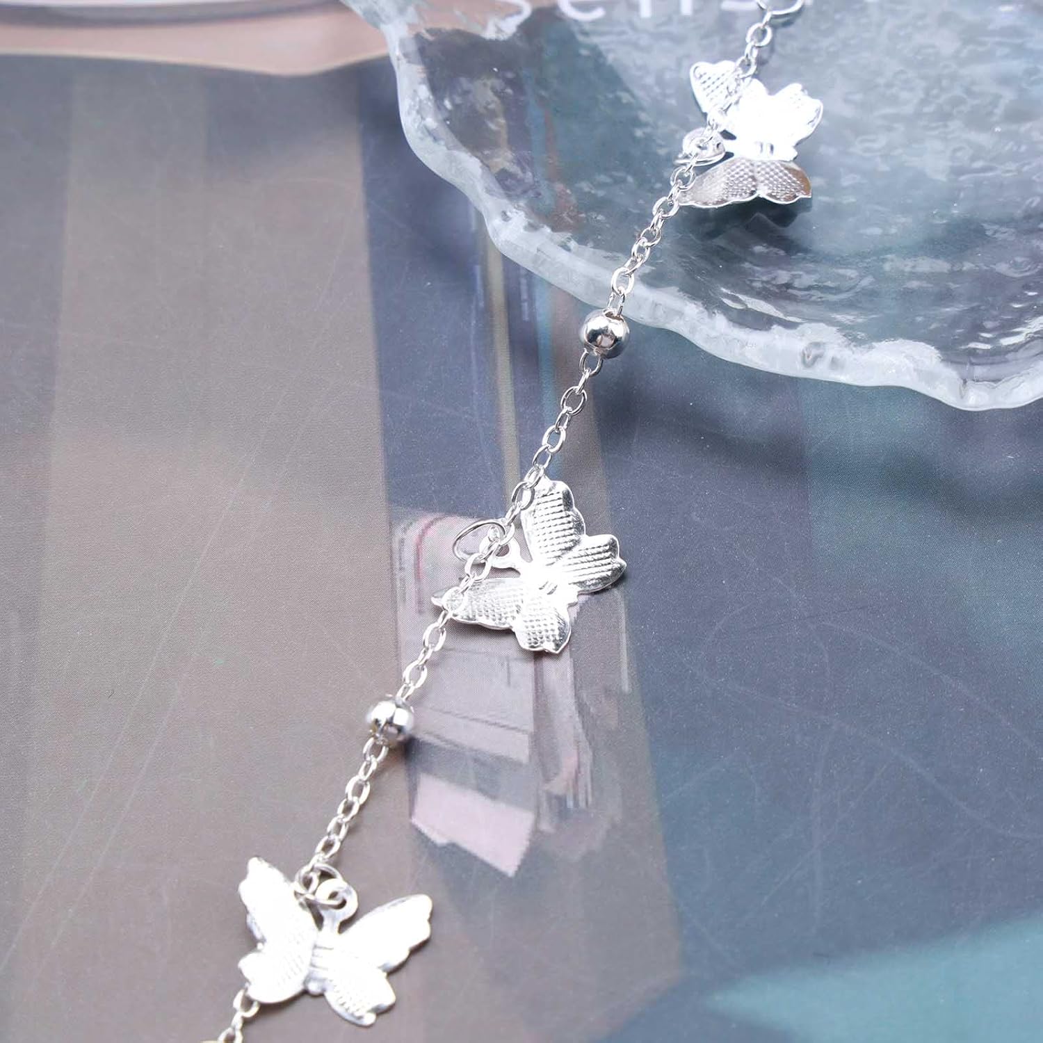 Andelaisi Boho Butterfly Finger Ring Bracelet Gold Butterfly Slave Bracelet Vintage Butterfly Ring Wrist Bracelet 3D Butterfly Hand Chain Bracelet for Women and Girls - Image 5