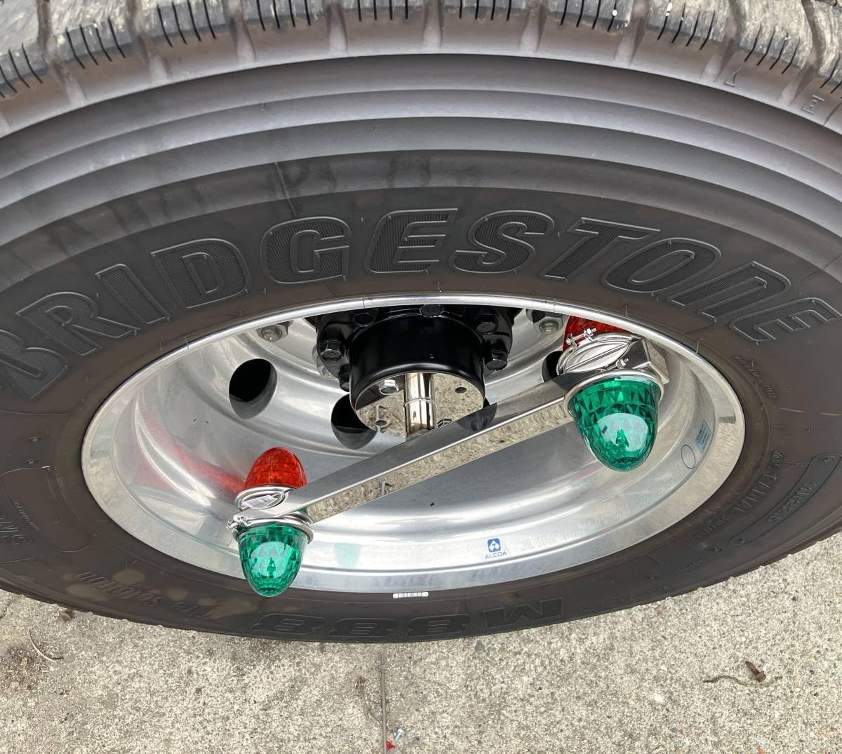 ウロコステンレス製 大型車用 22.5インチ うろこ一文字ホイール