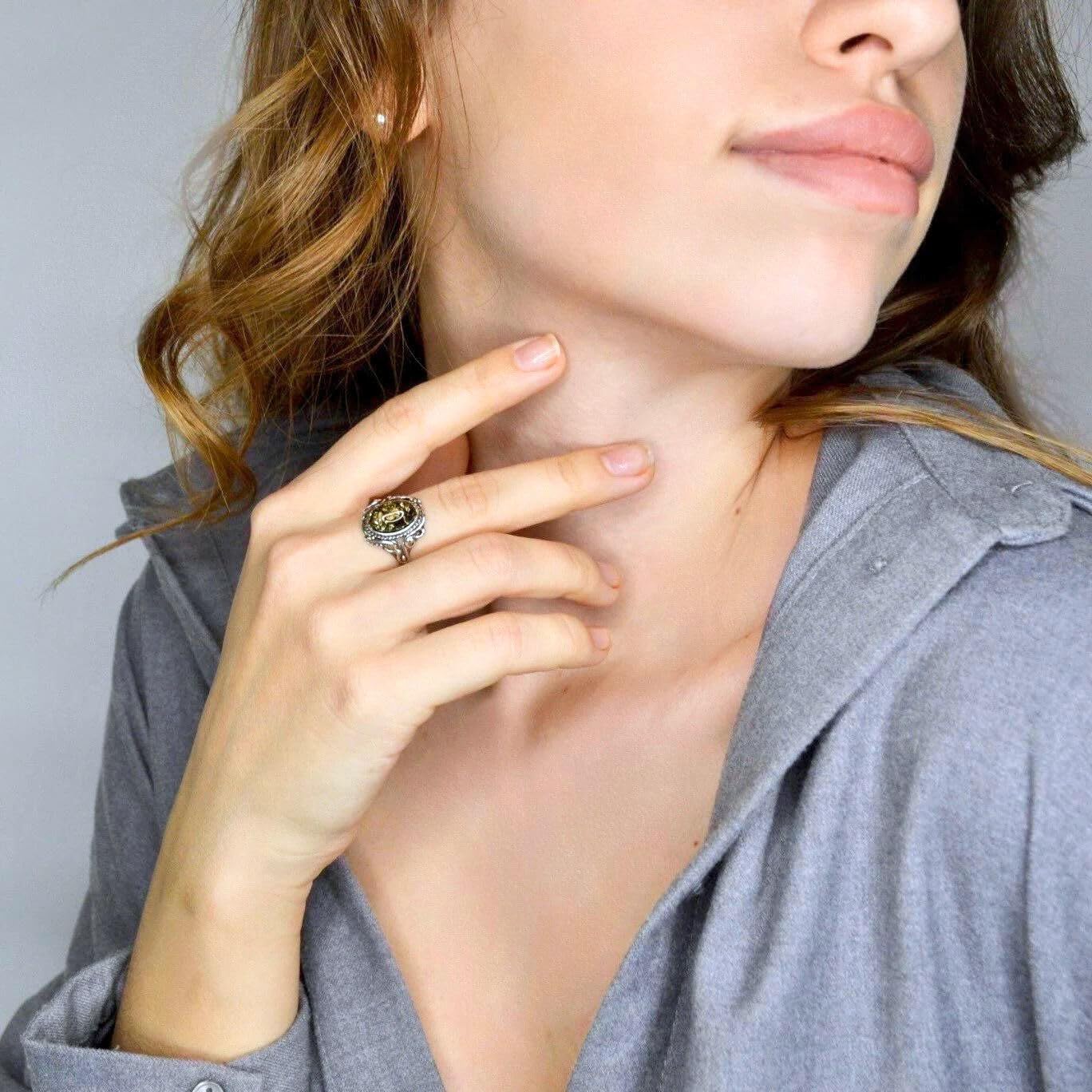 HolidayGiftShops Sterling Silver and Baltic Green Amber Ring Georgine - GIA Certified - Image 2