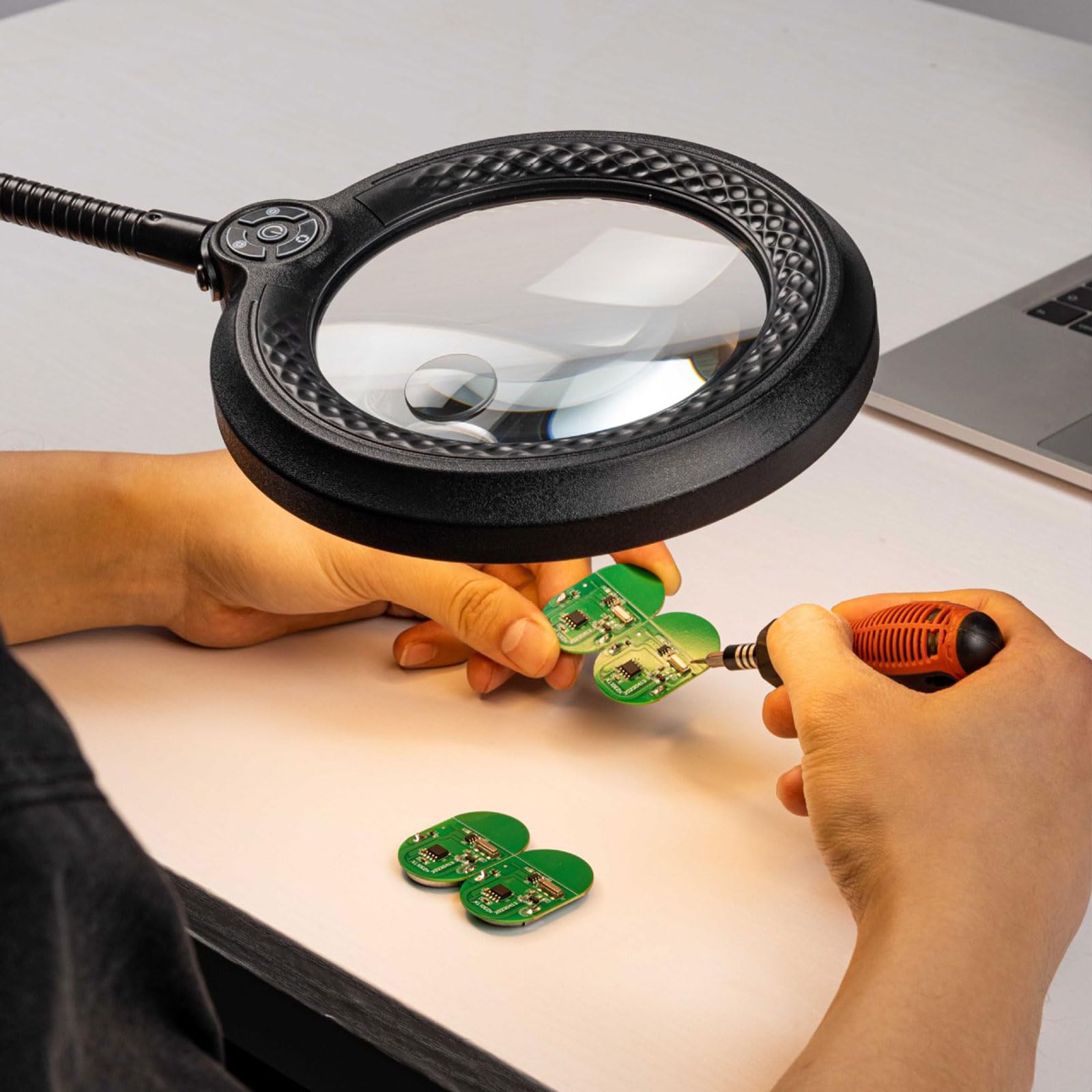 Lampe mit USB Stromversorgung, B clip on base1