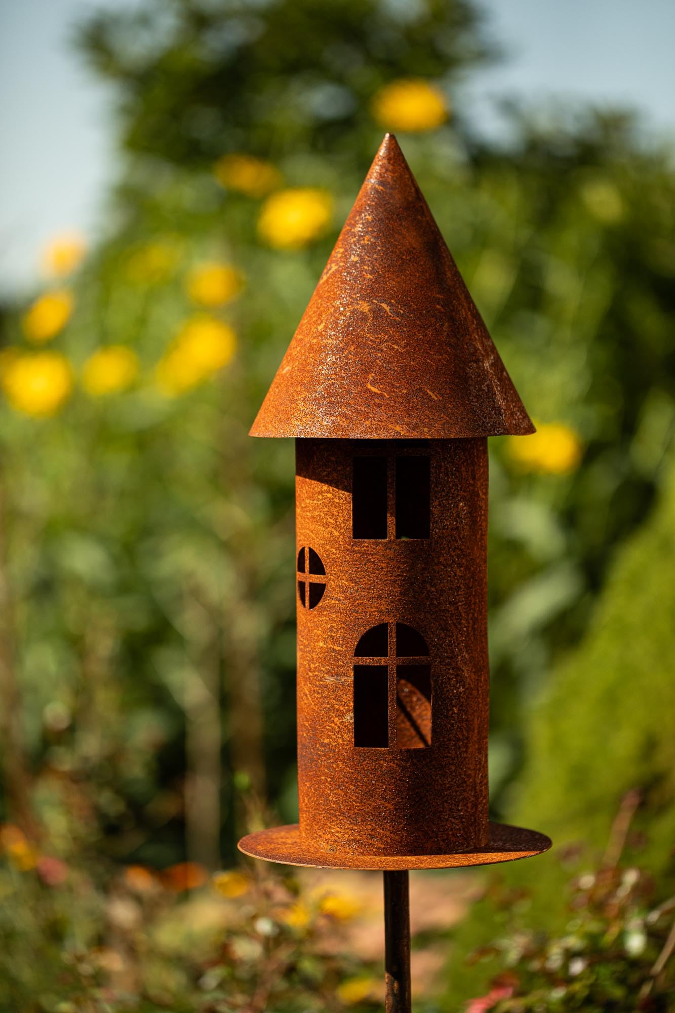 Vogelhuisje met ophaalbrug, 22 x 19 cm. Roest Metaal Decoratie | Vogelhuisjes & Voedersystemen