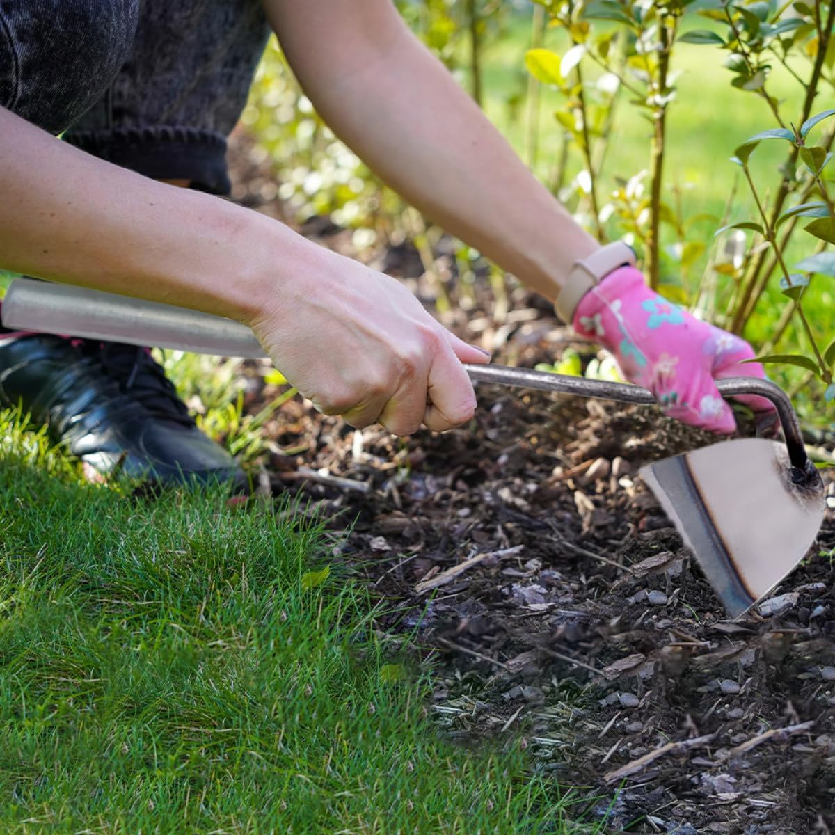 Handheld Small Forged Garden Hoe Stainless Steel Weeding Tool for Household Gardening and Soil Loosening Outdoors image 3