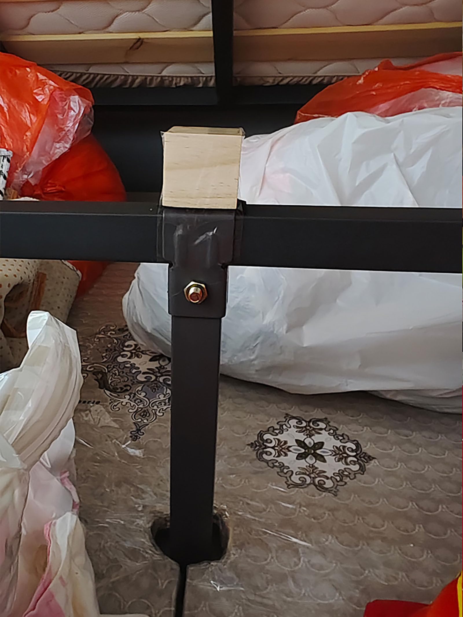 Juego de 4 Patas Altura Cuadradas Metálicas con Abrazaderas para Somieres Patas Somier Ajustable, Patas para Muebles Patas Somier (50cm,3 * 3cm)