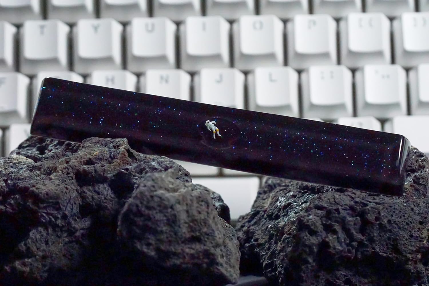 Dark Blue Black Astronaut Artisan Spacebar Keycap SA Profile Custom Spacebars 6.25U Keycaps Handmade Gaming Resin Key Cap Cherry MX Switch Compatible Mechanical Keyboard Gift for Space Lover