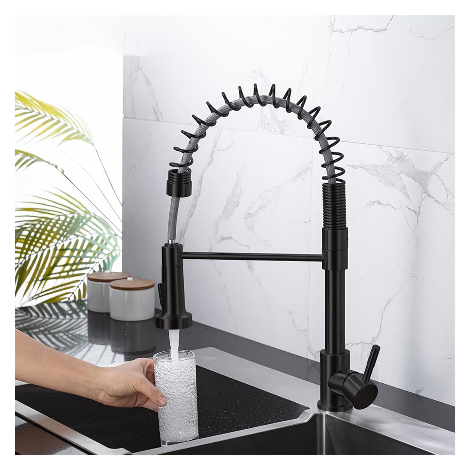 Współczesna bateria kuchenna z wyciąganą głowicą natryskową, jednouchwytowa stal nierdzewna, szczotkowane niklowane wykończenie, elegancki czarny design do nowoczesnych kuchni.
