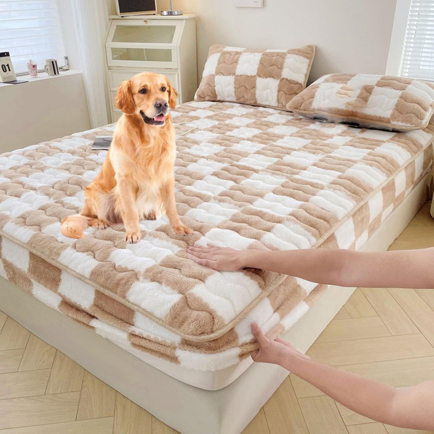 Flannel Fitted Sheet Velvet Checkered Bedding Mattress Protector with 12'' Deep Pocket,Winter Warm Fuzzy Fitted Sheet Noiseless Plush Mattress Topper Cover (Khaki,35x79inch)
