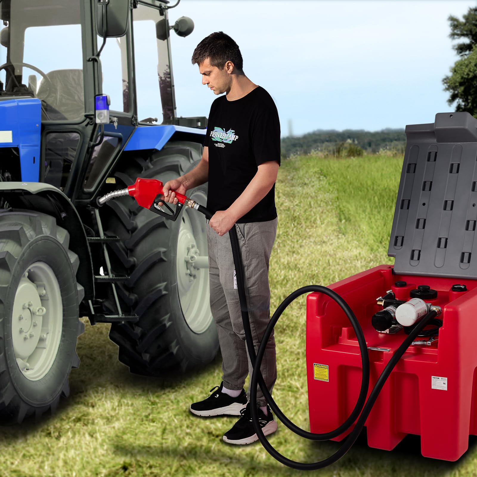 VEVOR Serbatoio per Diesel Portatile Capacità 220 Litri Portata 10,6 GPM, Serbatoio per Carburante con Pompa di Trasferimento Elettrica da 12 V Tubo in Gomma 3,9 m, Rosso