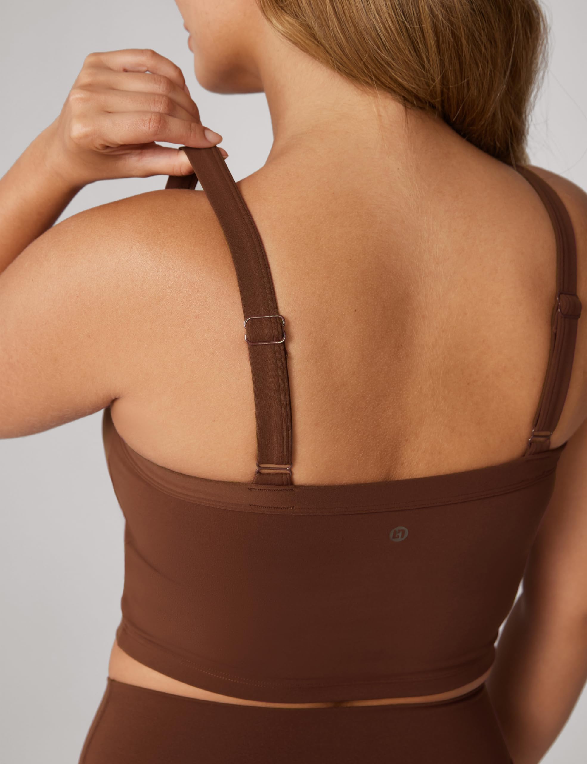 UNISSU Hugcurve - Brasier deportivo ajustable de cuello cuadrado para mujer, con brasier integrado, camisola acolchada