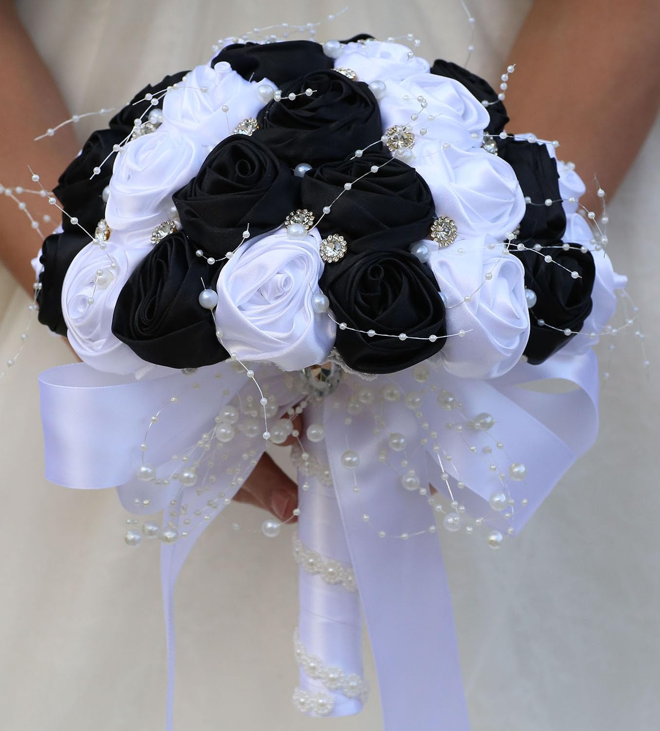 Bouquet da sposa con spilla rotonda e luccicante, bouquet di rose artificiali, per sposa, damigella d'onore, matrimonio, Quinceanera (bianco e nero, 19,1 cm)