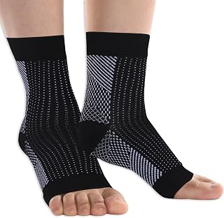 1 Pack Compression Plantar Fasciitis Socks Ankle Compression Sleeve Heels Arch Supports & Heel Pain Relief Ankle Supports for Men and Women (Black, Small)