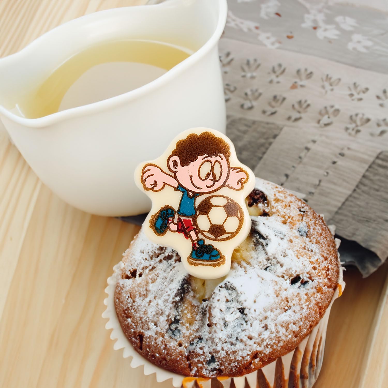 Günthart BackDecor 96 Schoko Fußballer aus weißer Schokolade kreative Schokoladenaufleger mit Fußballmotiven für Torten und Cupcakes
