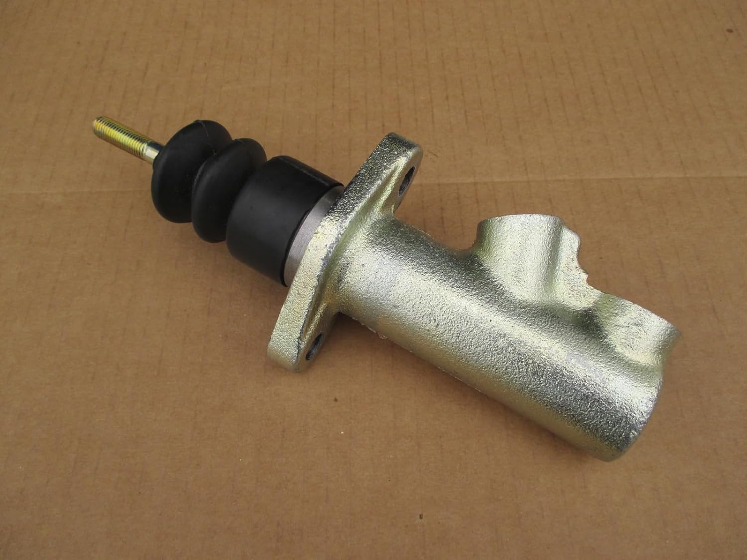 Replacement for fits BRAKE + CLUTCH MASTER CYLINDER FOR CASE 1190 1194 1210 1290 1294 1390 1394 1410