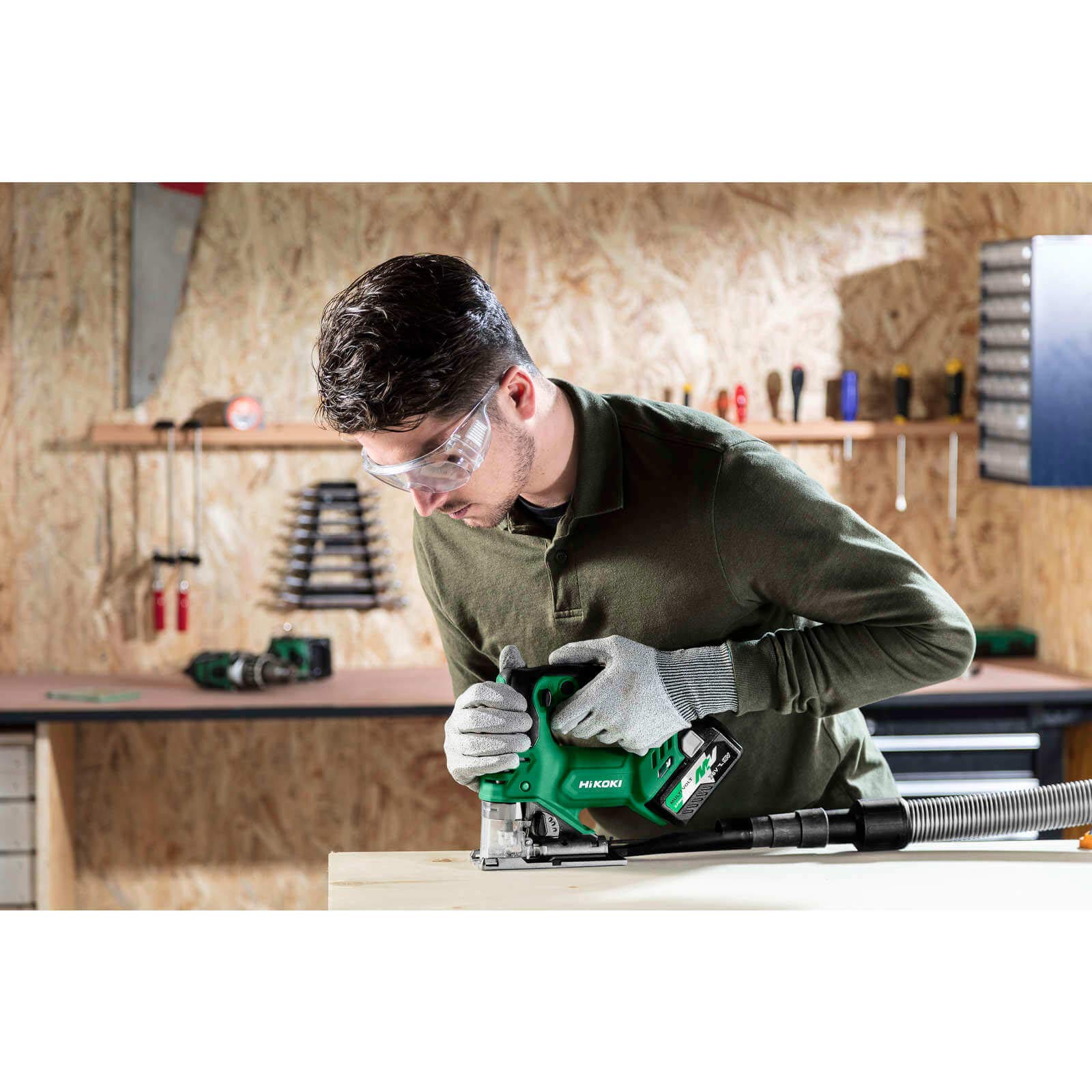 HIKOKI CJ36DAW2Z - Sierra de calar SIN BATERIAS NI CARGADOR 36V Li-Ion Multi Volt 800-3500 rpm 2,0 Kg con maletin apilable
