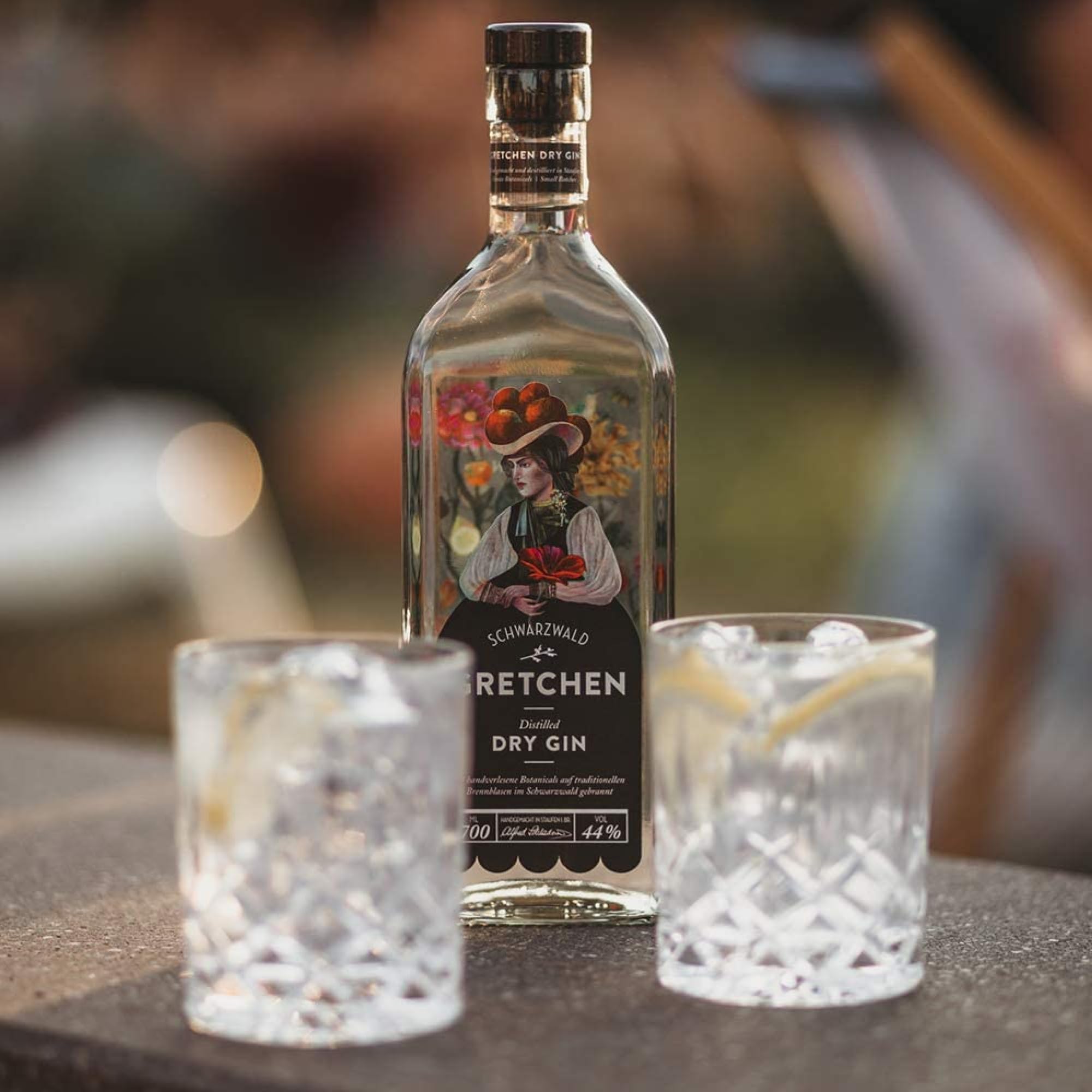 GRETCHEN Distilled Dry Gin, harmonischer Schwarzwald Gin der Hausbrennerei Schladerer, natürlich herb und fruchtig frisch mit feinen Quittennoten (1 x 0.7l)