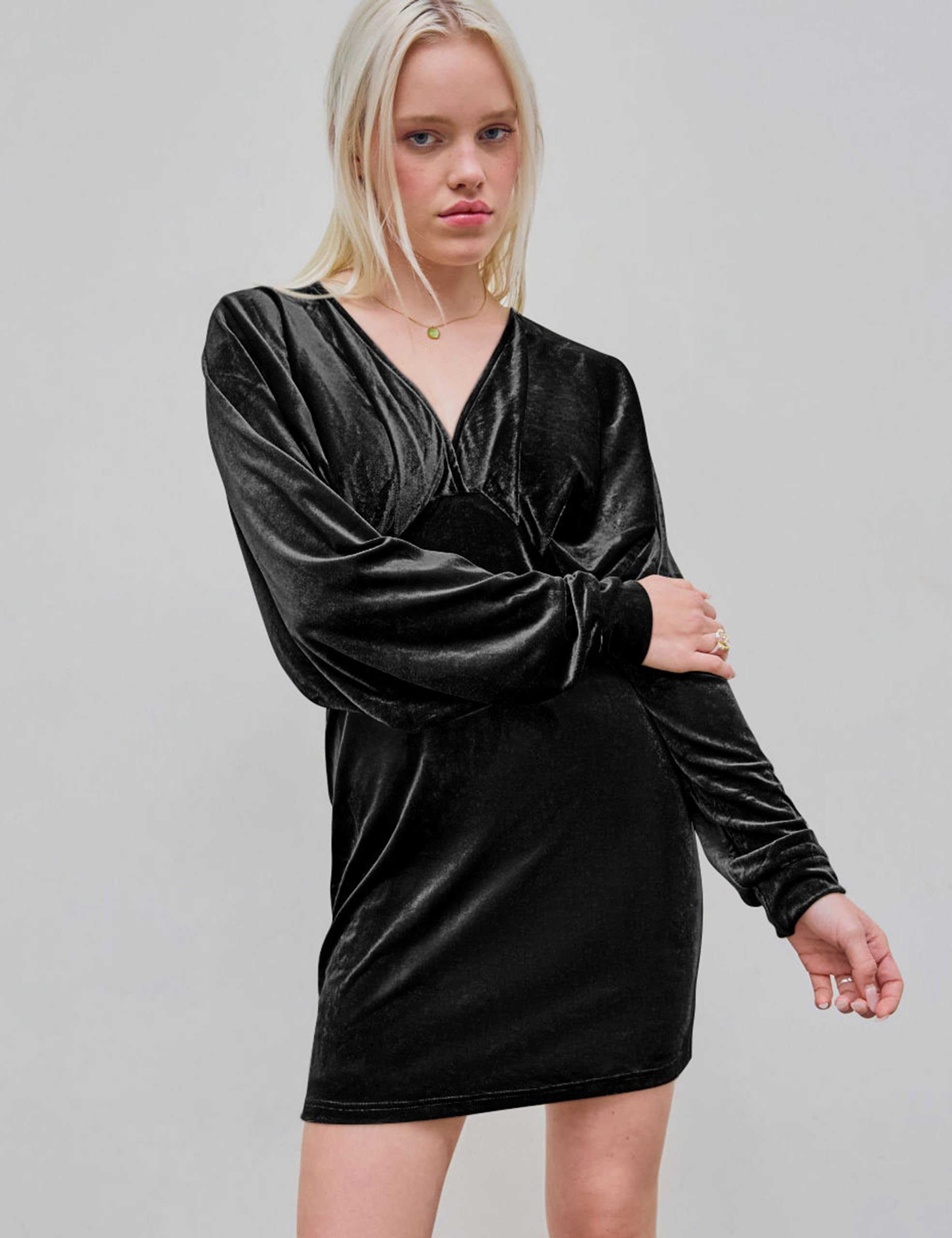 YMDUCH Elegante vestido corto de terciopelo para mujer, con cuello en V profundo, manga larga, estilo murciélago, para fiesta, club