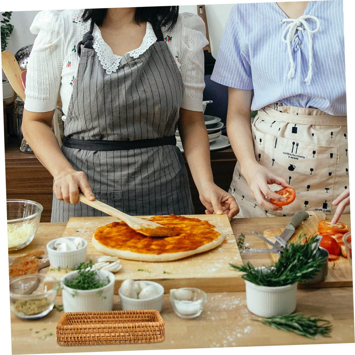 Mikinona Desktop Storage Basket Jewlery Tray Basket for Fruit Household Rattan Food Basket Rattan Serving Basket Seagrass Tray Basket Woven Home Storage Basket Oval Tray Brown Autumn Vines