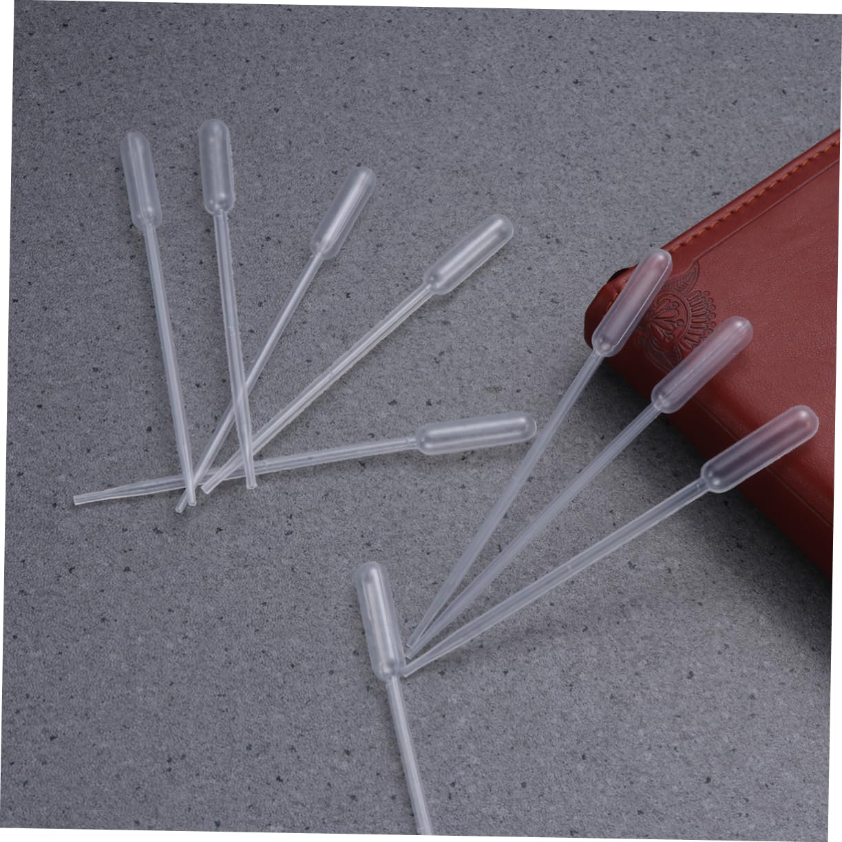 500 Pack Disposable Plastic Transfer Pipette 0.5ml Graduated | Soft Pliable Dropper, Micro Measuring Scale, for Essential Oils and Liquids, Bulk Quantity